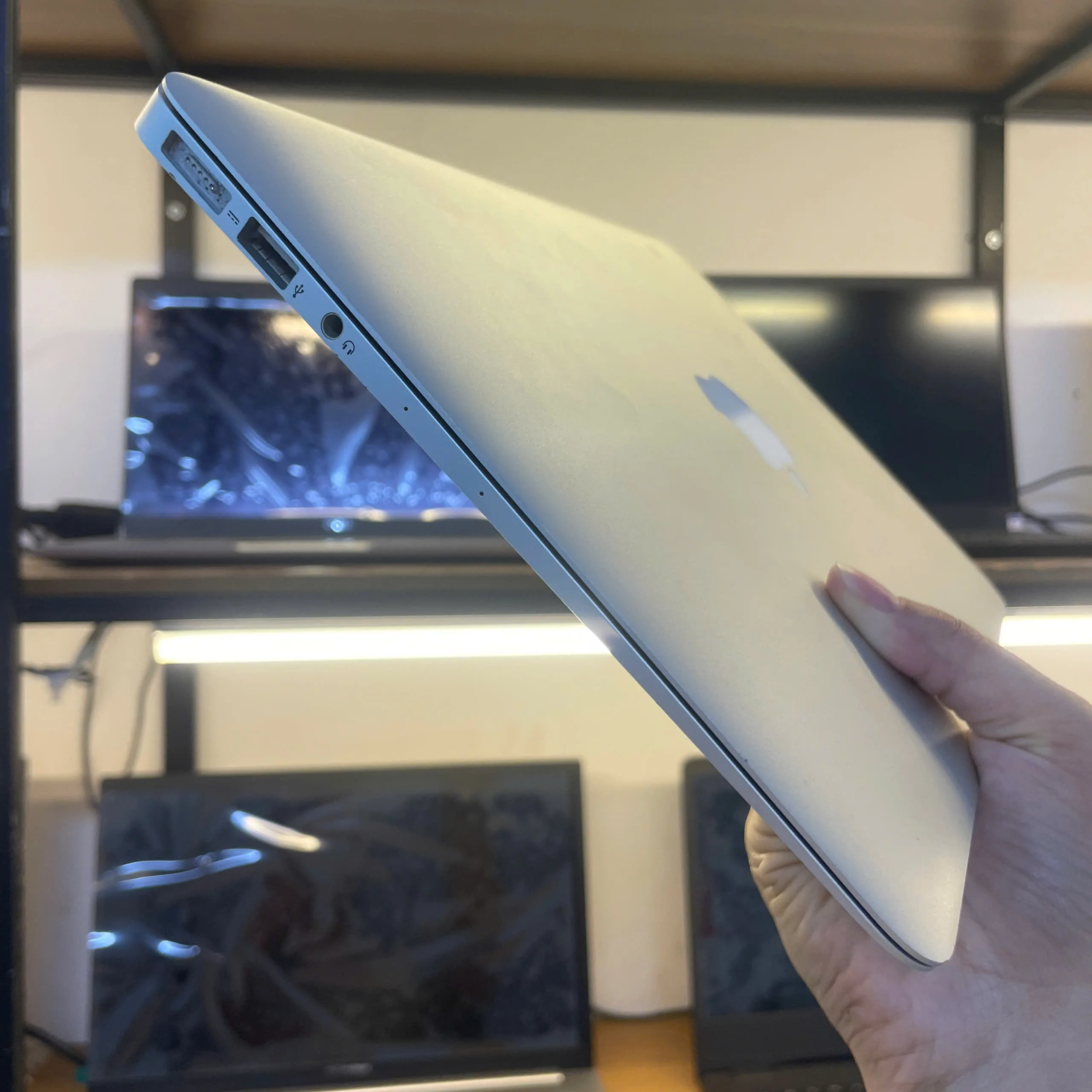 Macbook Air 2014 core i5 ram 4gb ssd 128gb/Màn hình 11" 4