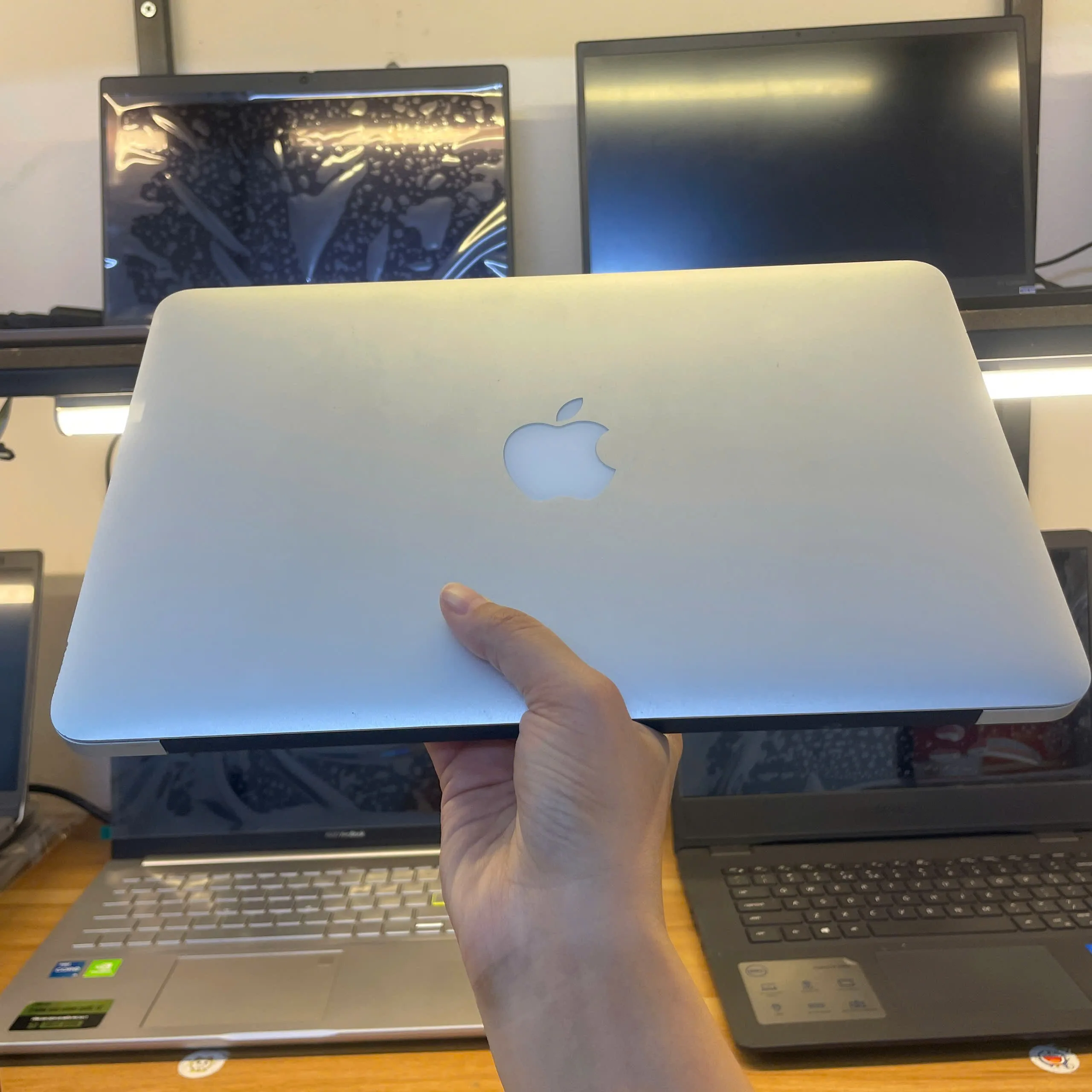 Macbook Air 2014 core i5 ram 4gb ssd 128gb/Màn hình 11" 5