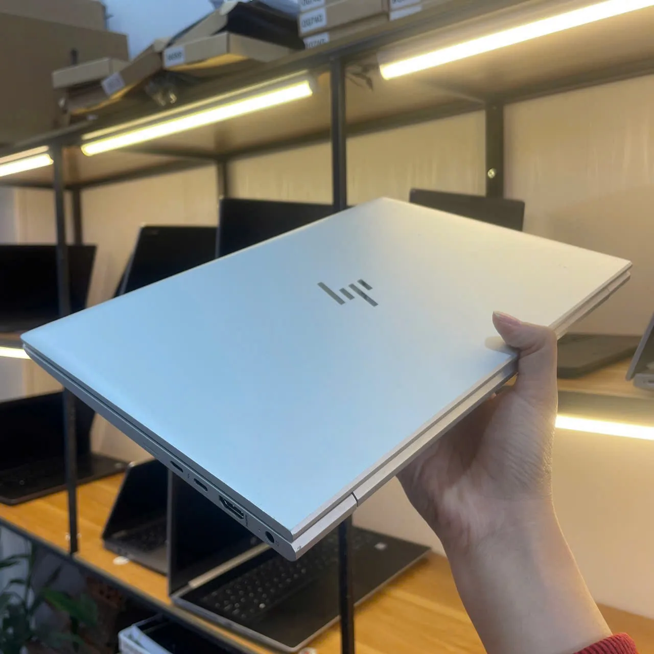 HP Elitebook 830G7 core i5-10310U ram 8gb ssd 256gb/Màn hình 13.3"