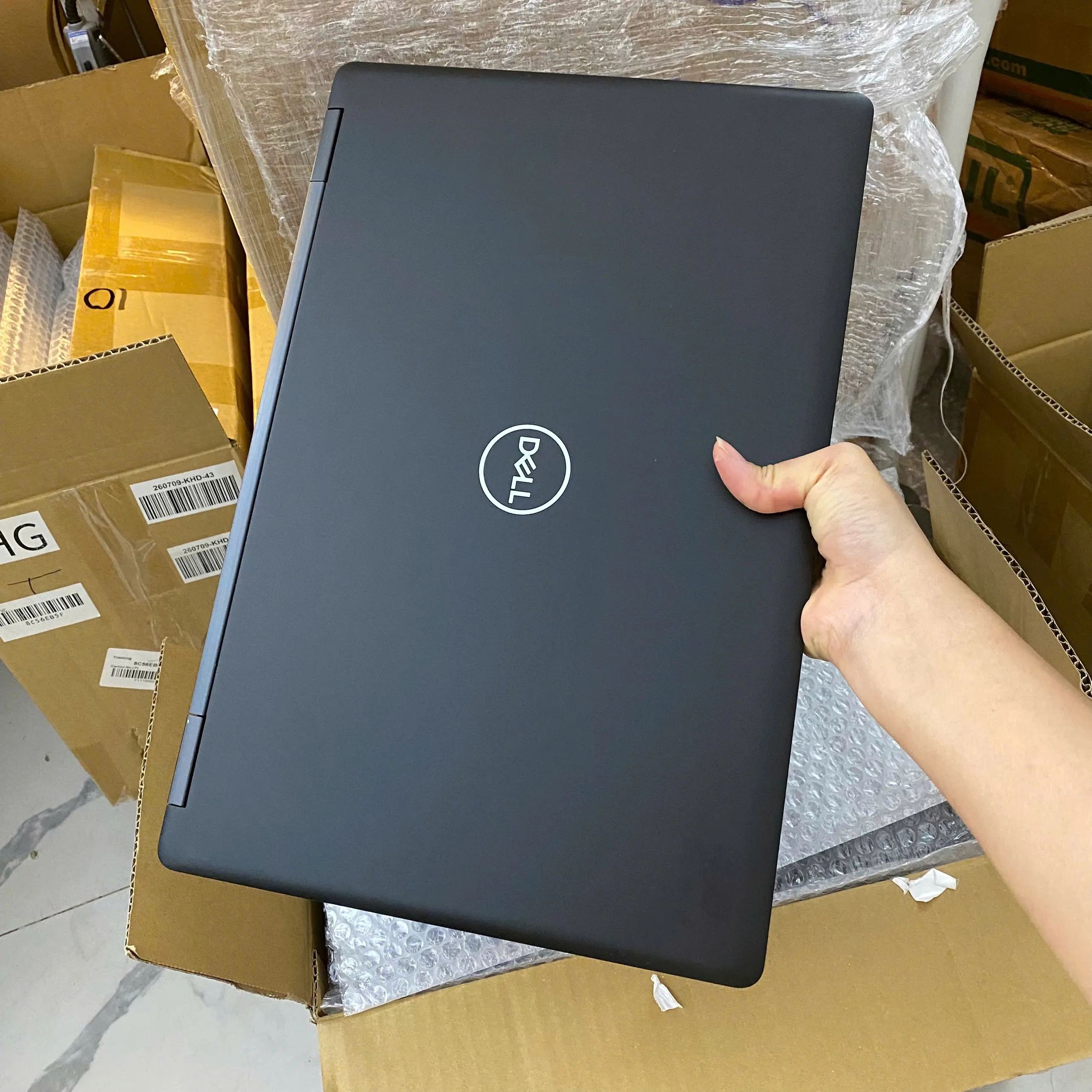 Dell Latitude 5590 core i5-8350u ram 8gb ssd 256gb/Màn hình 15.6"