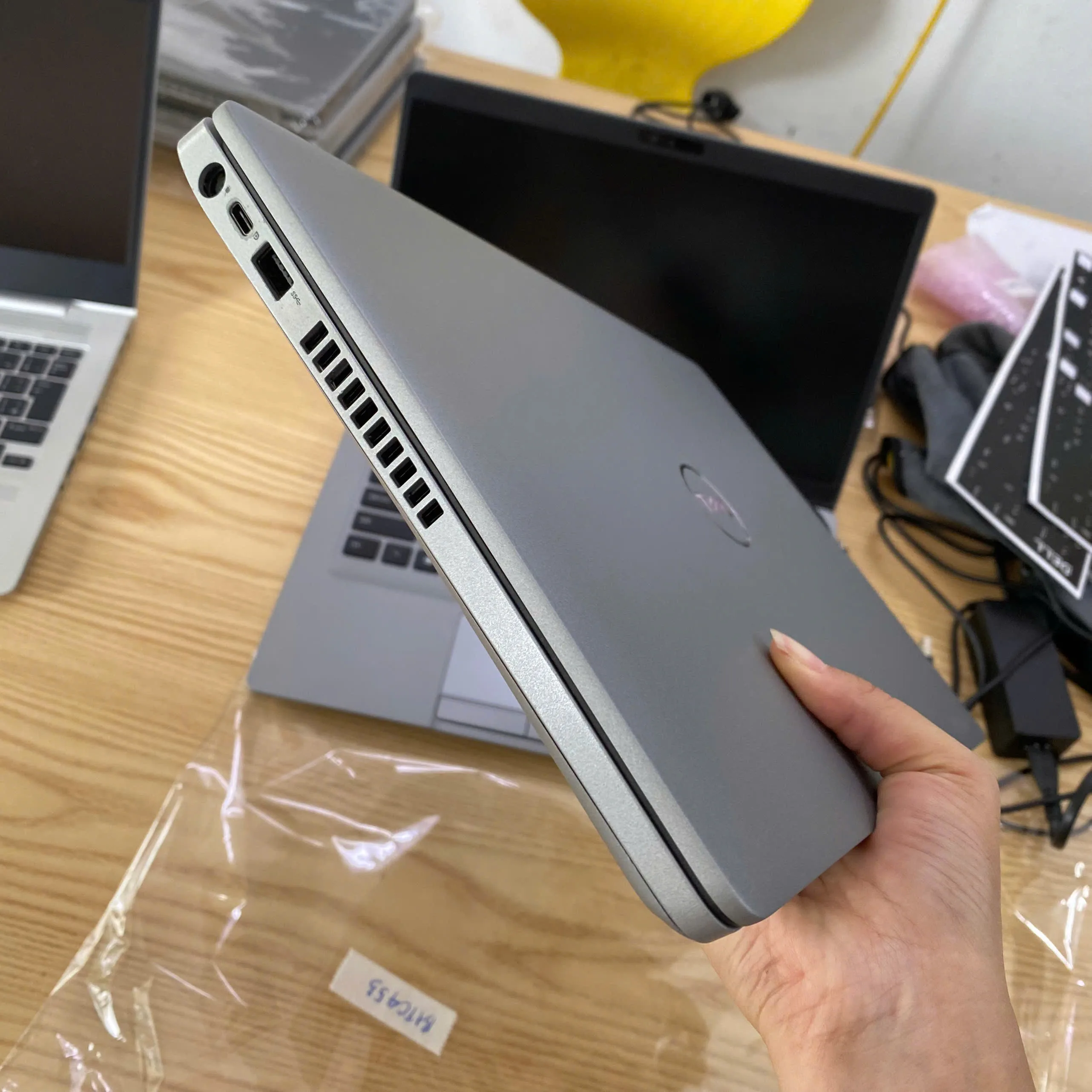 Dell Latitude 5410 core i5-10210u ram 8gb ssd 256gb/Màn hình 14"
