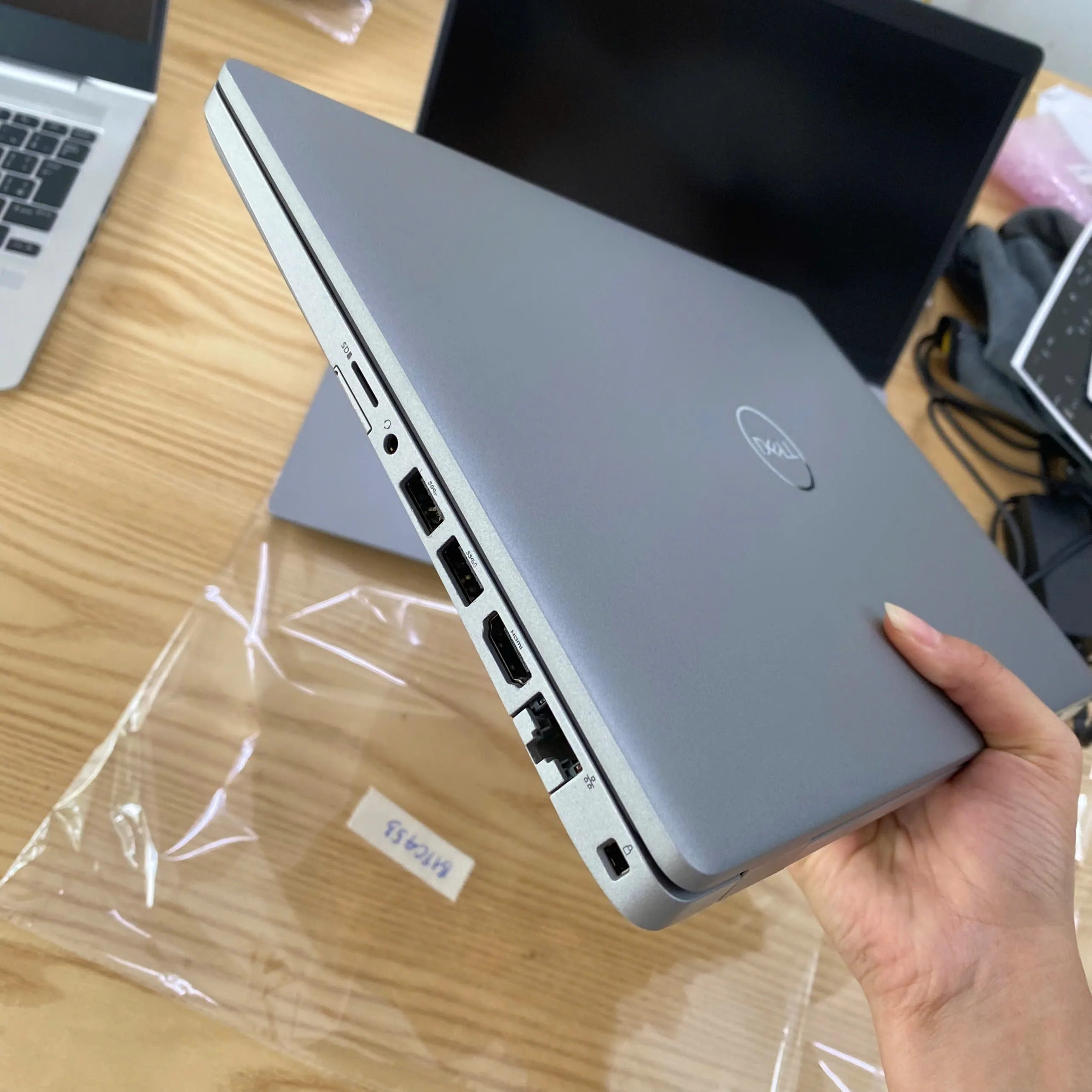 Dell Latitude 5410 core i5-10210u ram 8gb ssd 256gb/Màn hình 14"