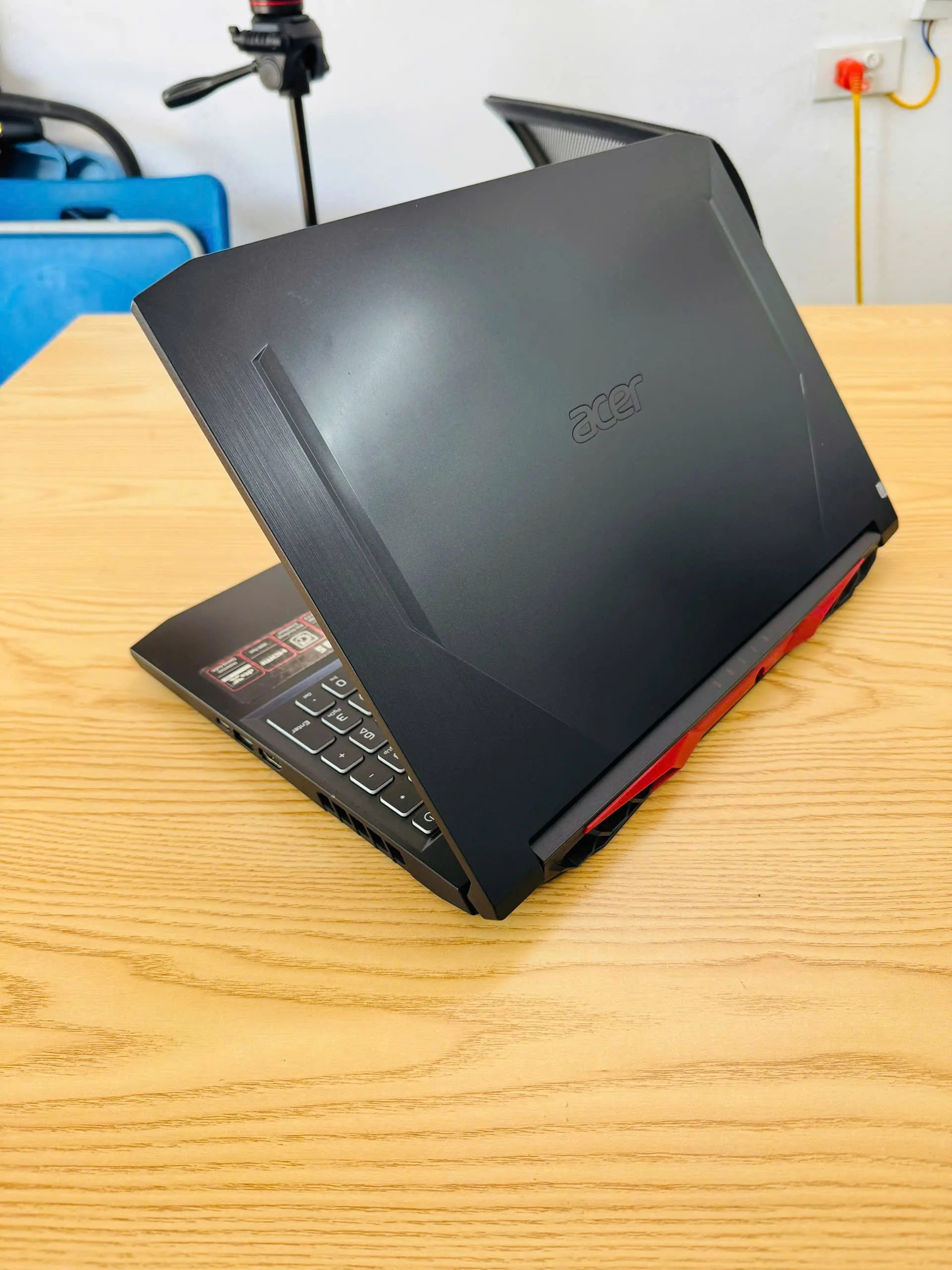 Acer Nitro AN515 core i7-10750H Ram 16GB SSD 512GB/card 1650ti/Màn hình 15.6" 144Hz