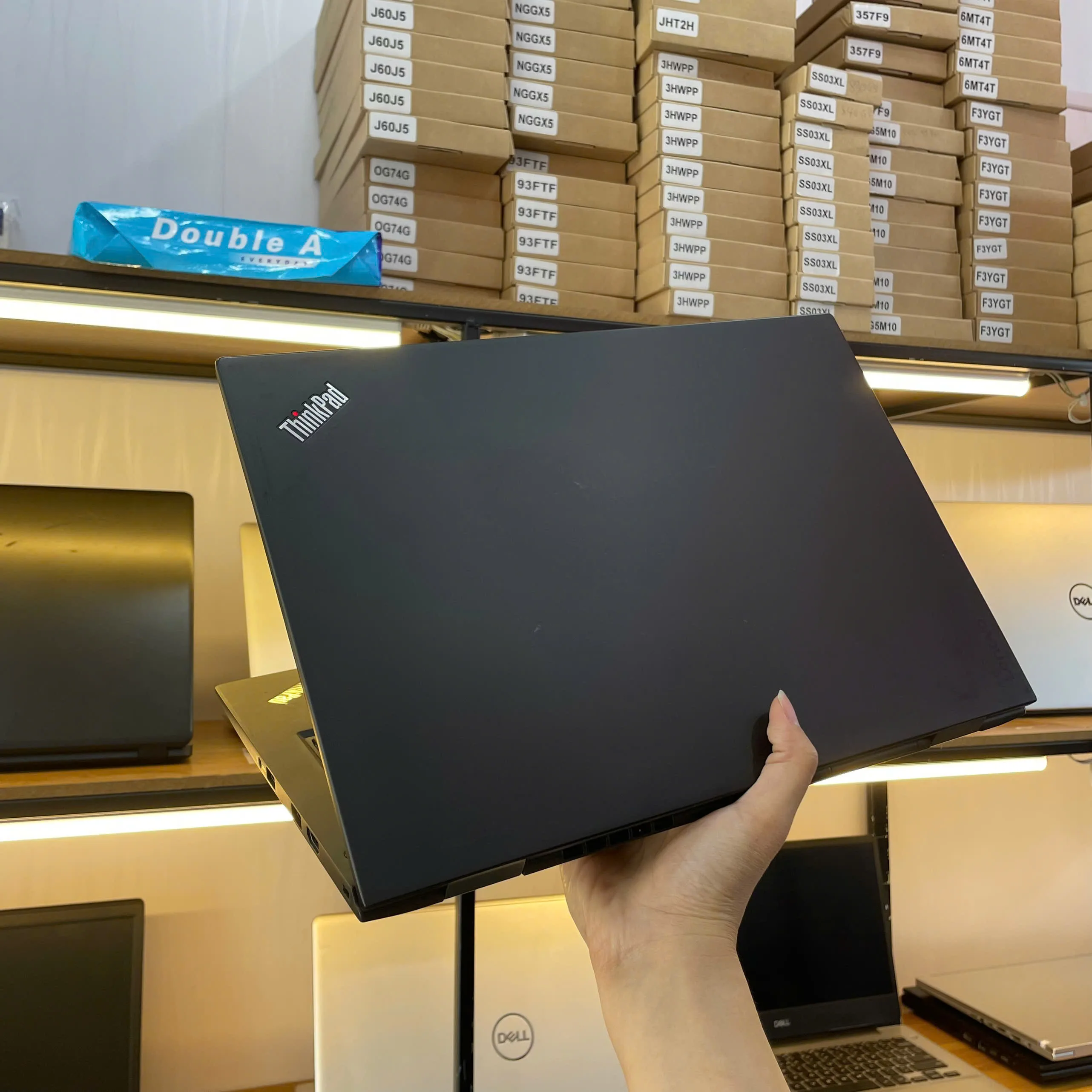 Lenovo Thinkpad X1 Carbon gen 4 core i5-6200u/Ram 8/SSD 128GB