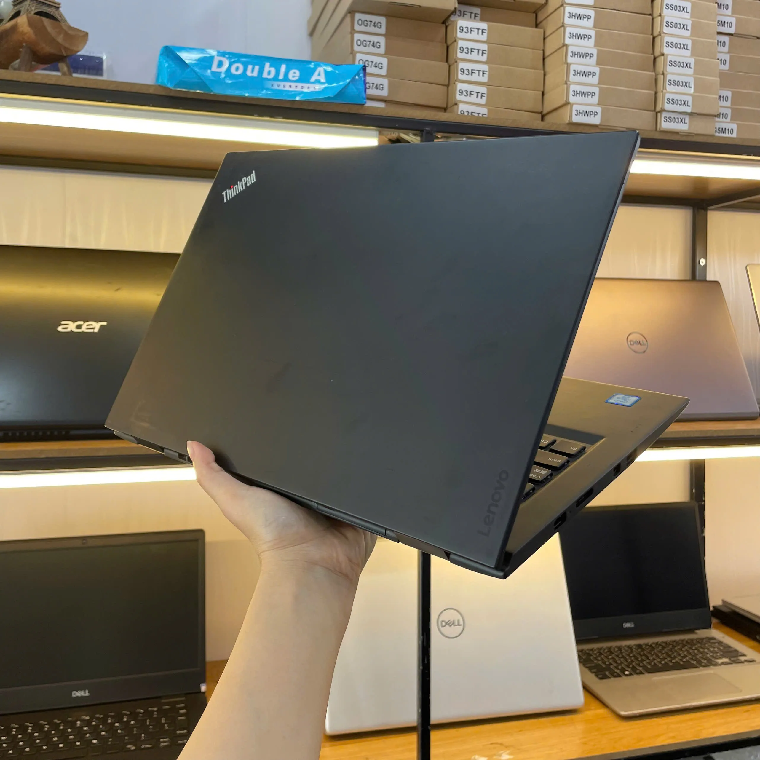 Lenovo Thinkpad X1 Carbon gen 4 core i5-6200u/Ram 8/SSD 128GB