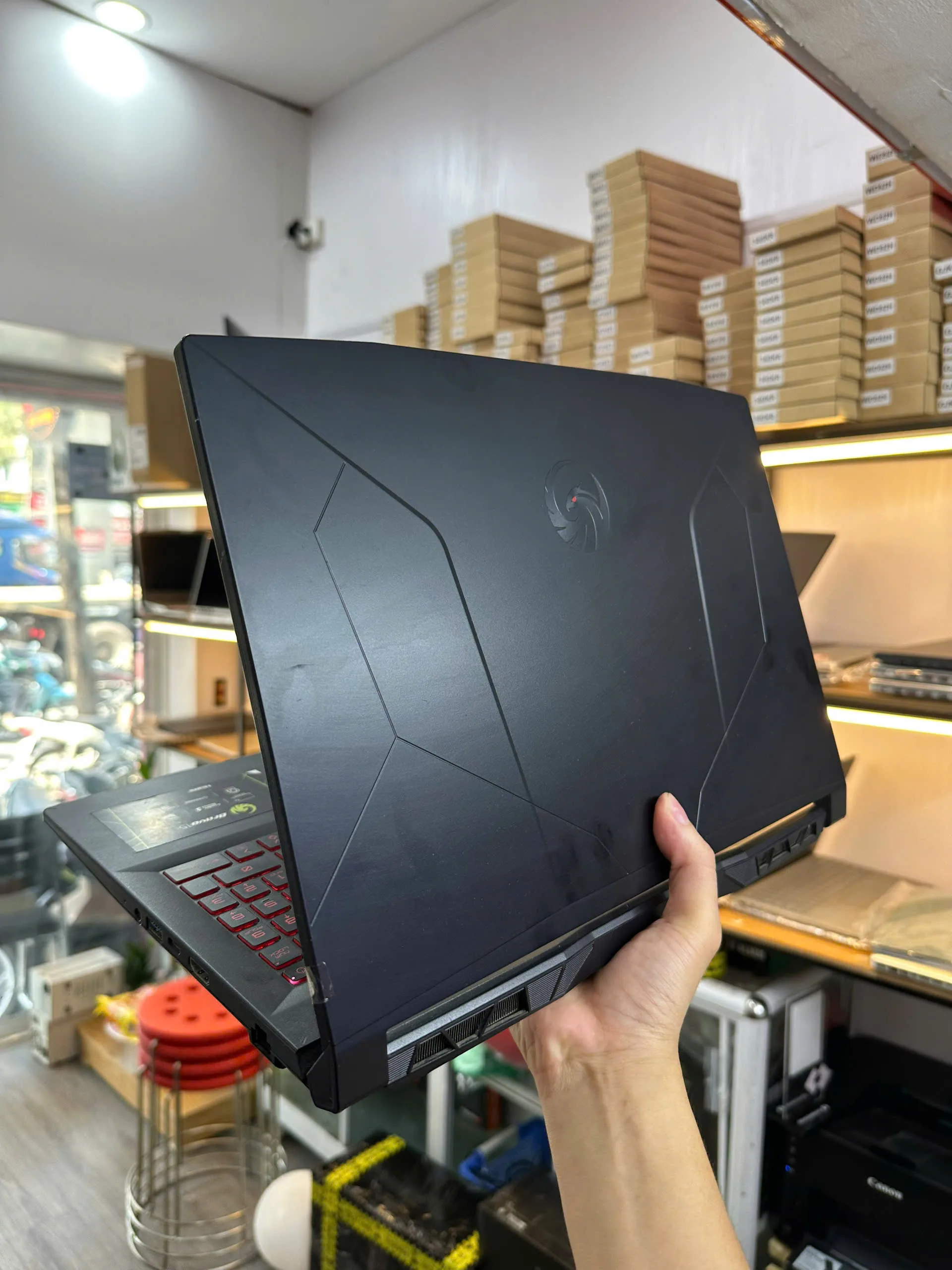 MSI Bravo 15 AMD Ryzen 5-4600H ram 8gb ssd 256gb/RX 5300M/Màn hình 15.6"