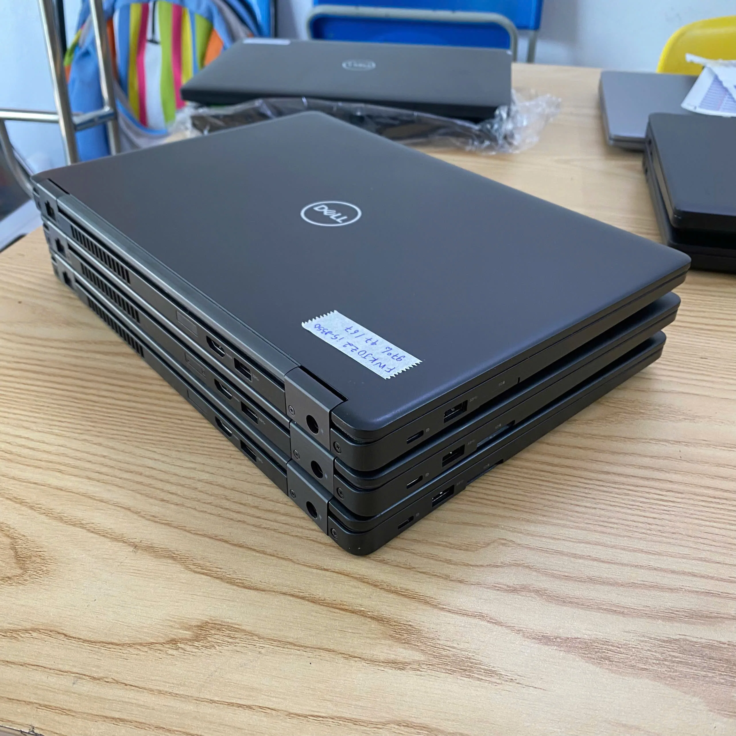 Dell Latitude 5490 core i5-7200u ram 8gb ssd 128gb/Màn hình 14"