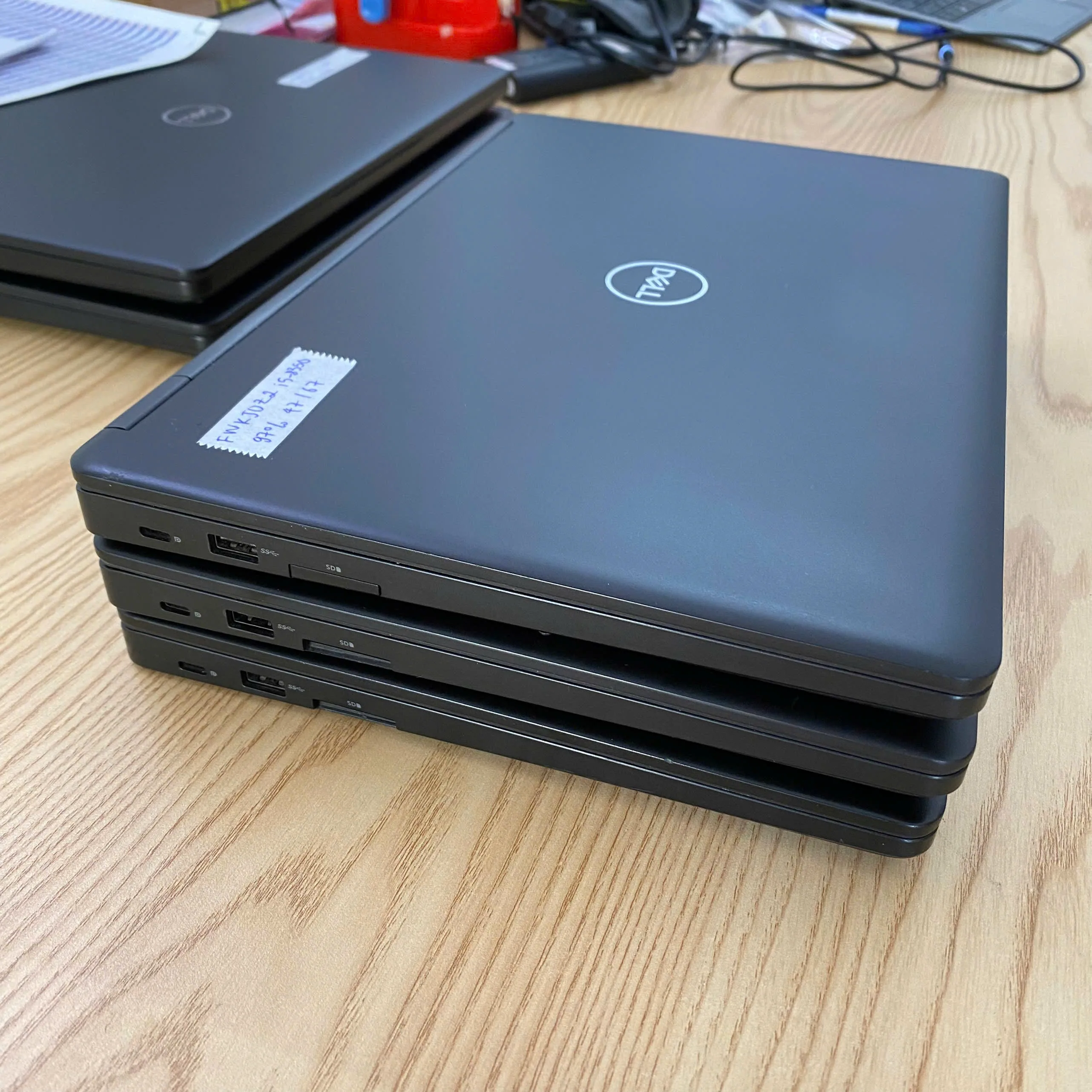 Dell Latitude 5490 core i5-7200u ram 8gb ssd 128gb/Màn hình 14"