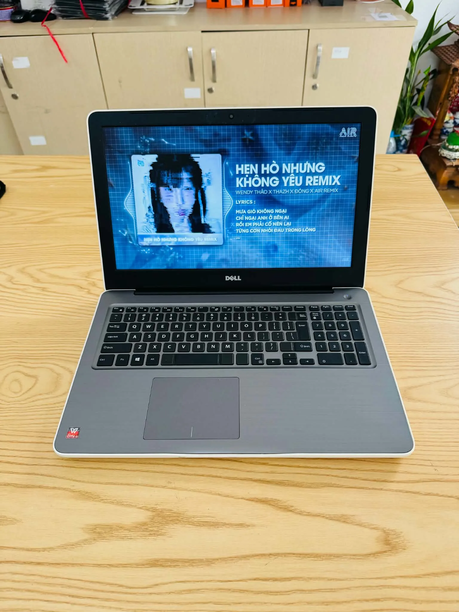 Dell Inspiron 5567 core i5-7200/Ram 8Gb/SSD 256GB/màn hình 15.6"