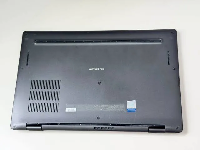 Sơn vỏ mặt D Laptop Dell Latitude 7420