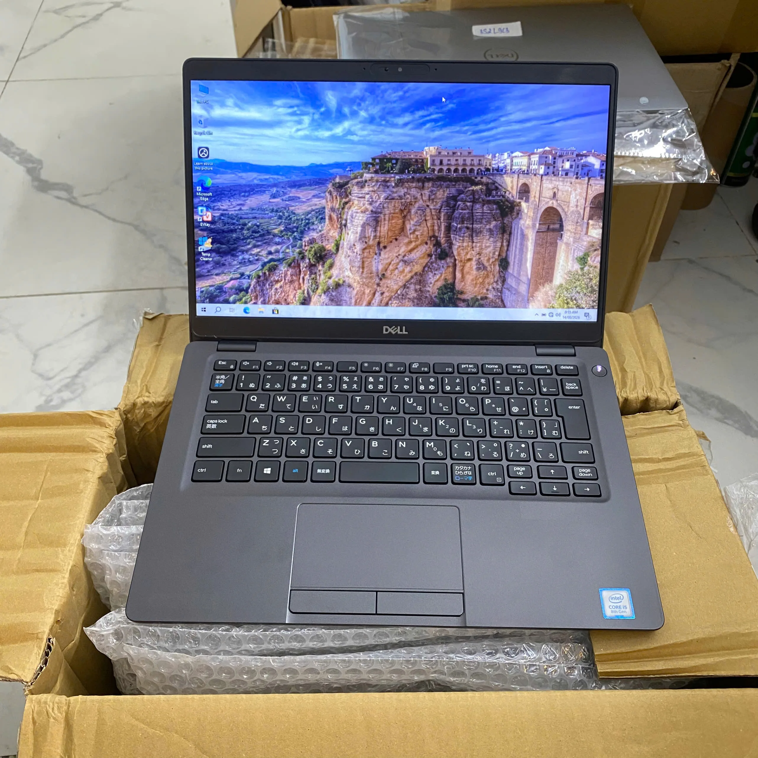 Dell Latitude 5300 core i5-8365u ram 8gb ssd 128gb/Màn hình 13.3"