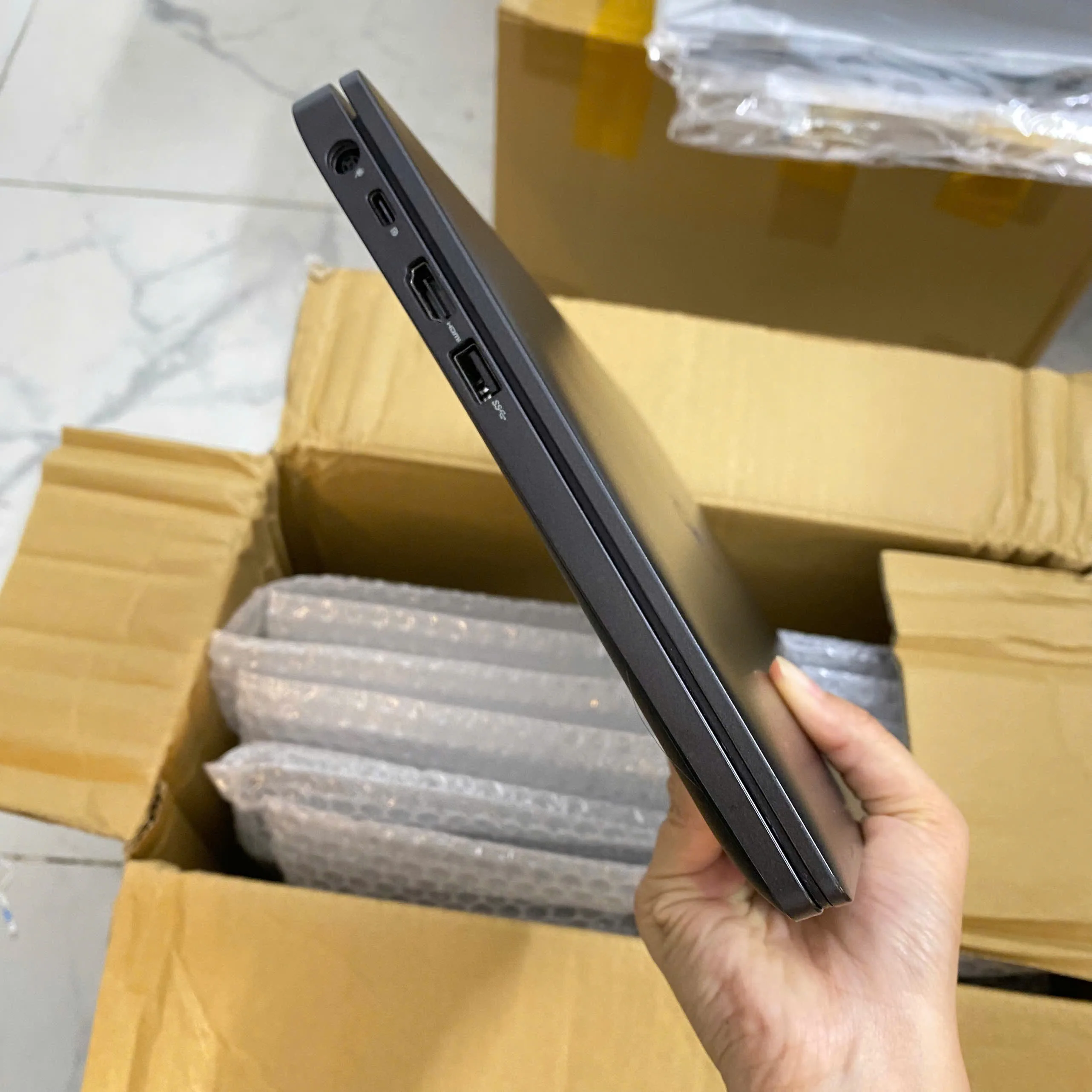Dell Latitude 5300 core i5-8365u ram 8gb ssd 128gb/Màn hình 13.3" - 4