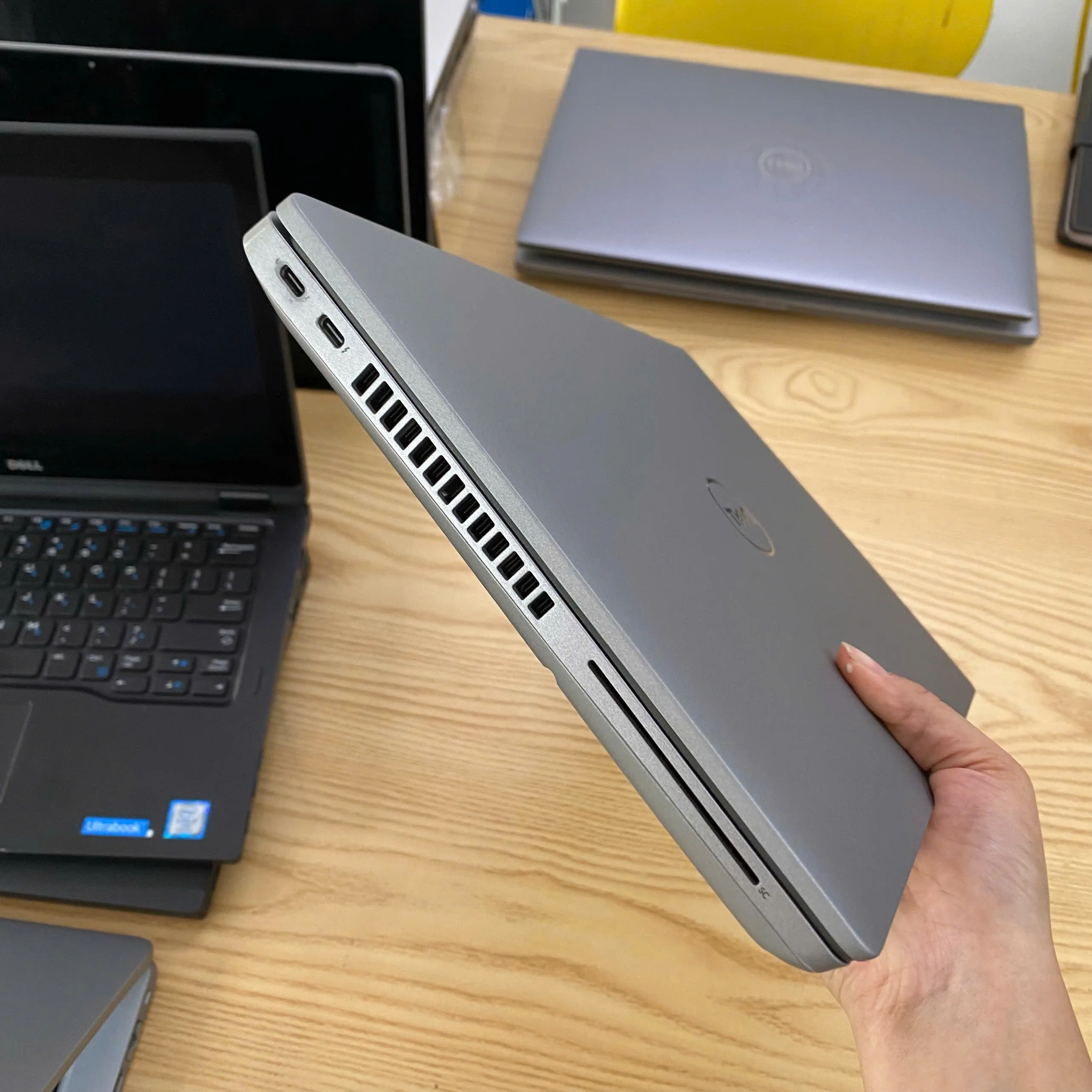 Dell Latitude 5421 core i5-11400H/Ram 8GB/SSD 256GB/màn 14"