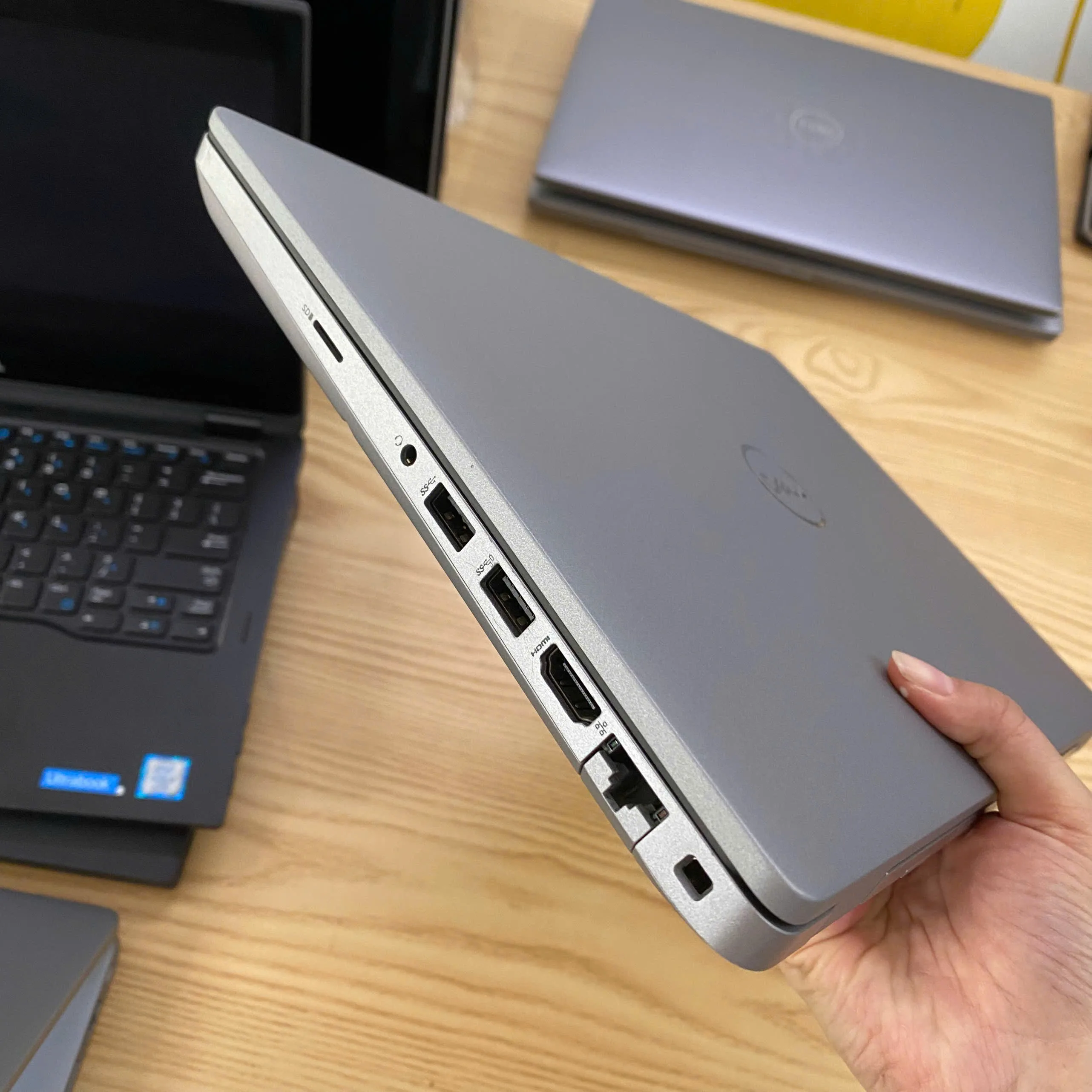 Dell Latitude 5421 core i5-11400H/Ram 8GB/SSD 256GB/màn 14"
