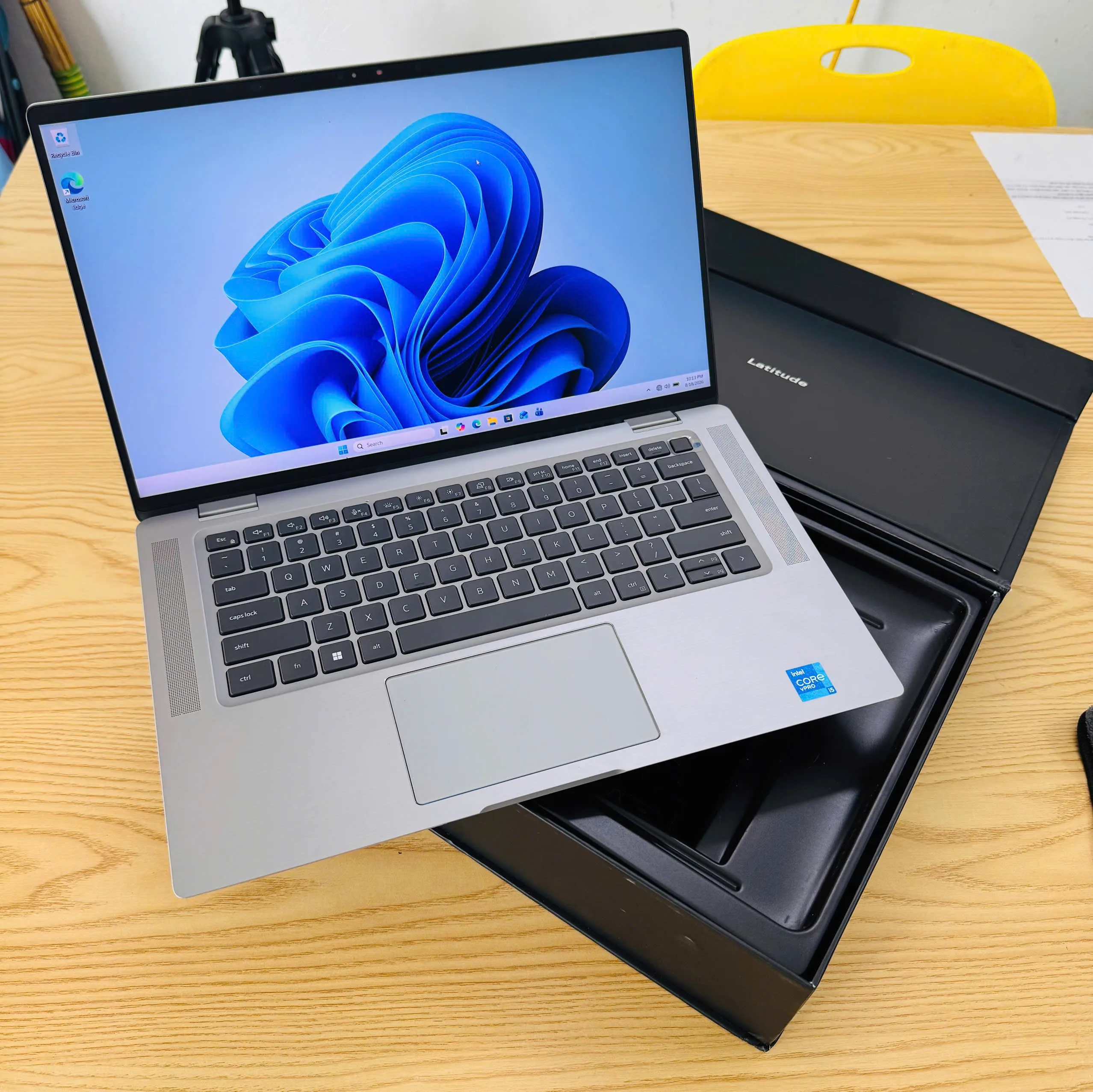 Dell Latitude 9520 i5-1145G7 Ram 16GB SSD 256GB màn hình 15.6"