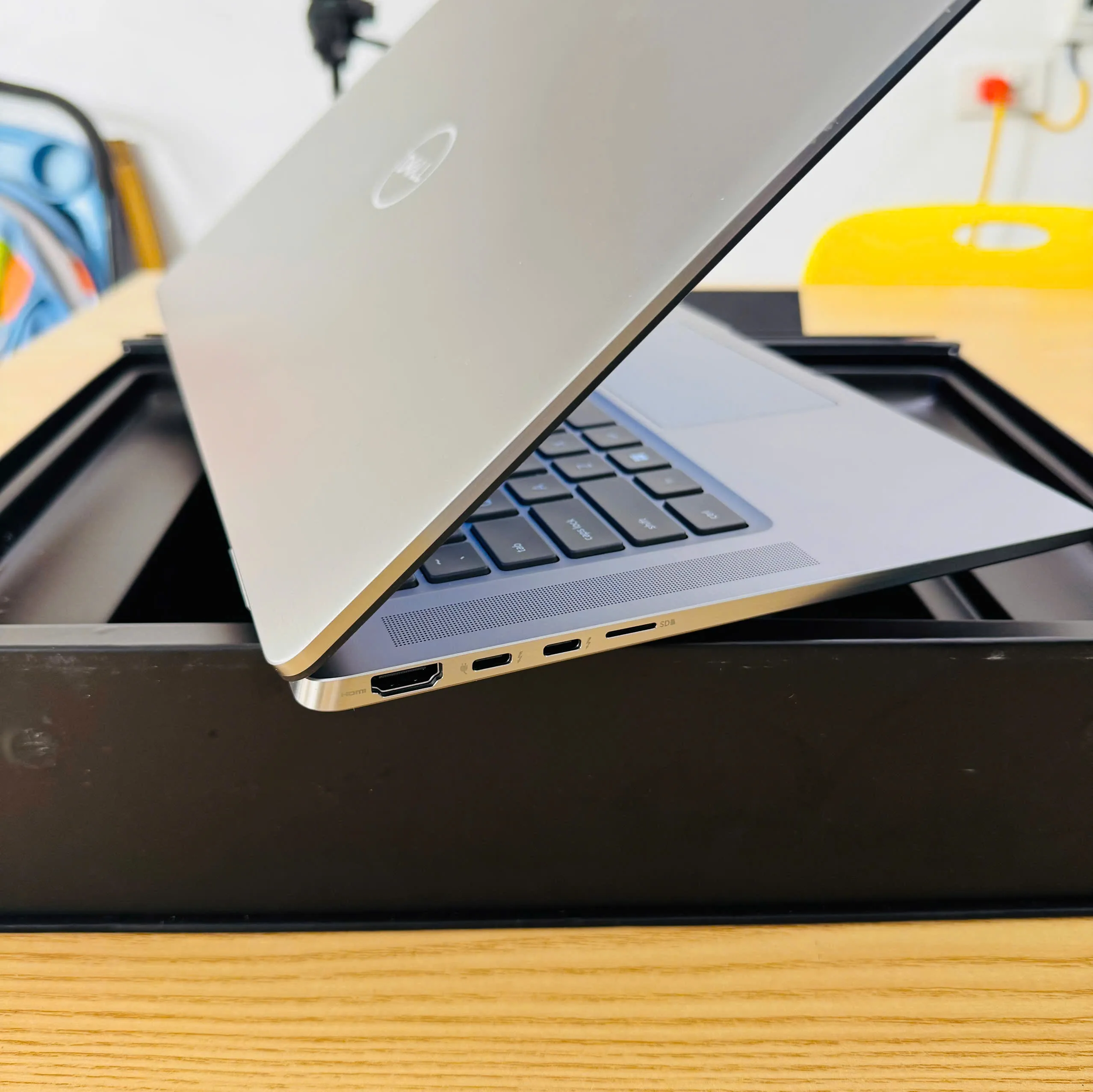 Dell Latitude 9520 i5-1145G7 Ram 16GB SSD 256GB màn hình 15.6"