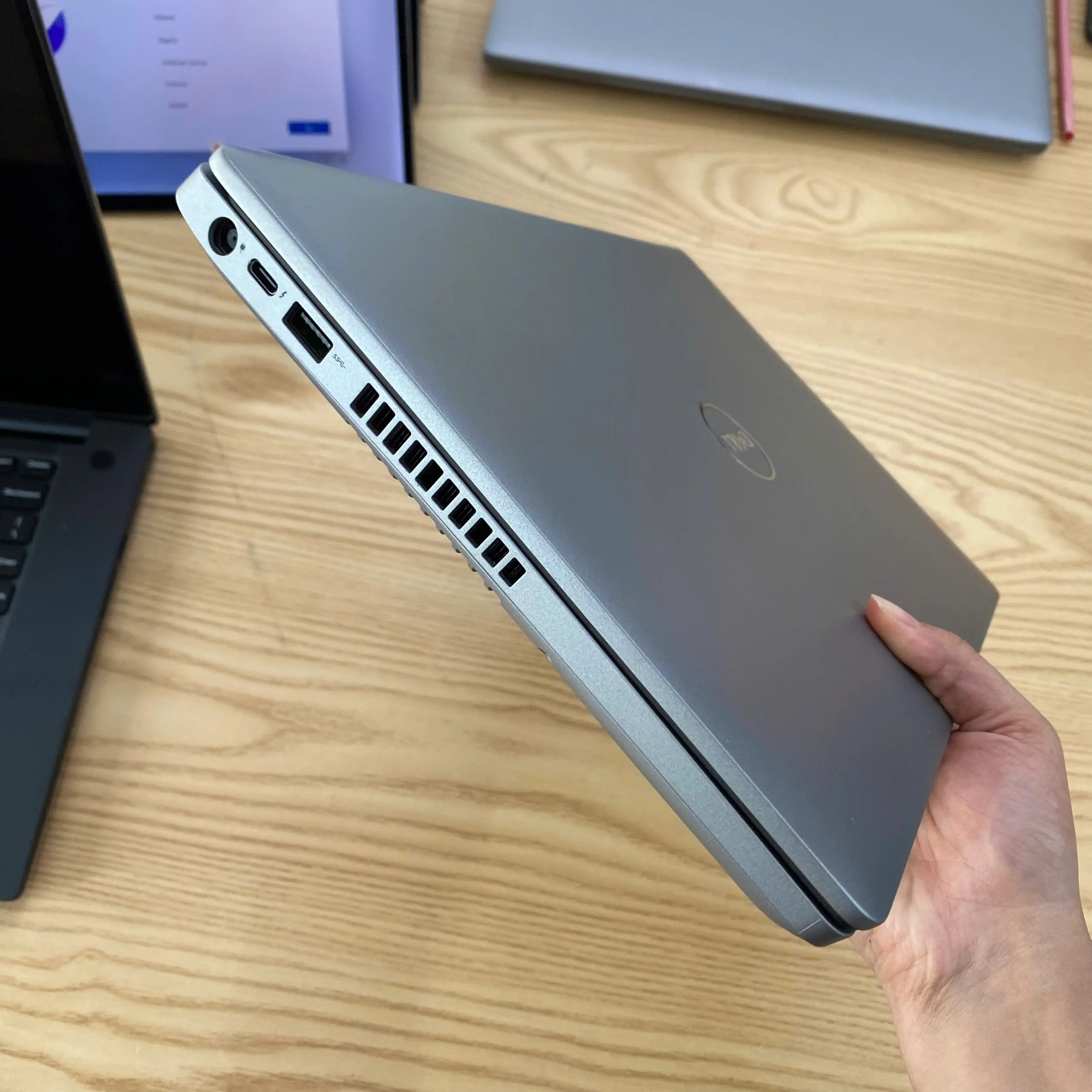 Dell Latitude 5411 core i7-10850H Ram 8GB SSD 256GB MX250 màn 14"