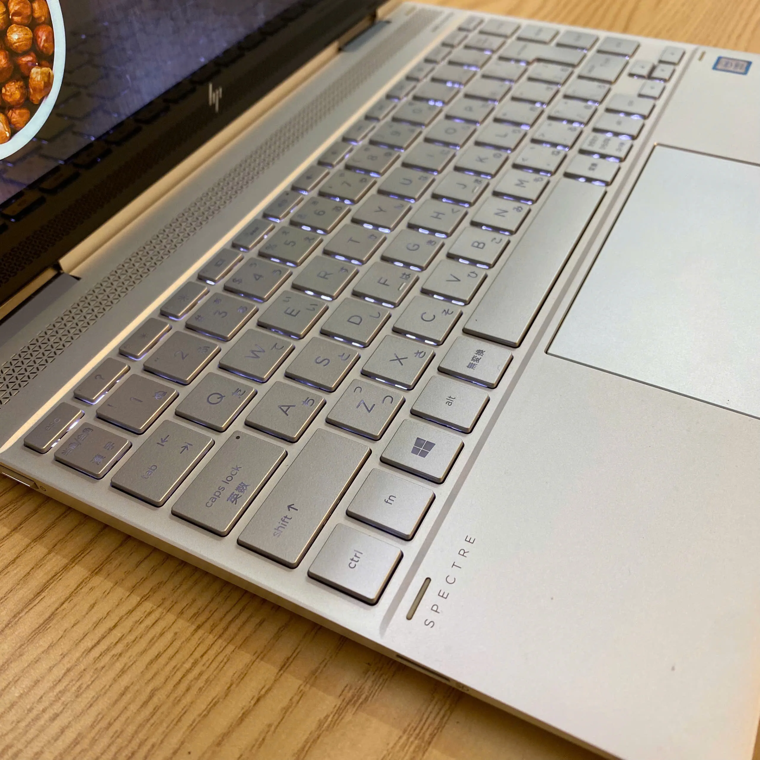 HP Spectre X360 core i7-8550u/Ram 16GB/SSD 512GB/touch gập 360 - 4