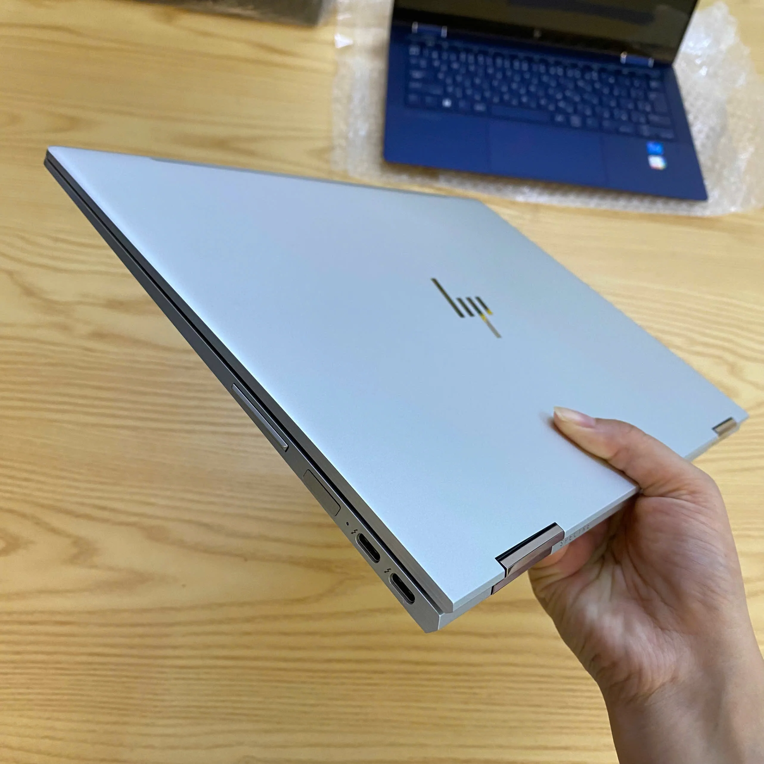 HP Spectre X360 core i7-8550u/Ram 16GB/SSD 512GB/touch gập 360 - 6