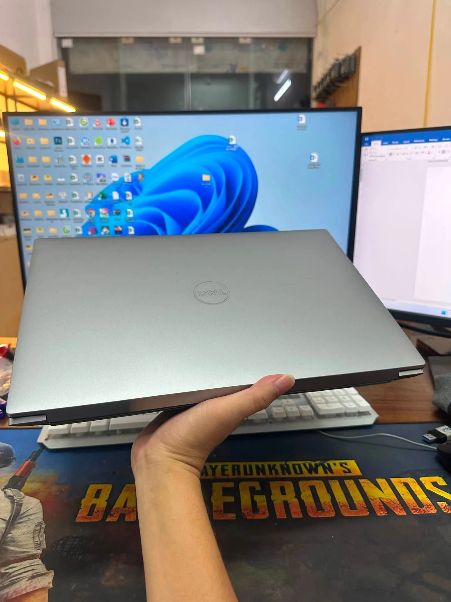 Dell Precision 5550 core i5-10400H ram 16gb ssd 256gb/Màn hình 15.6"