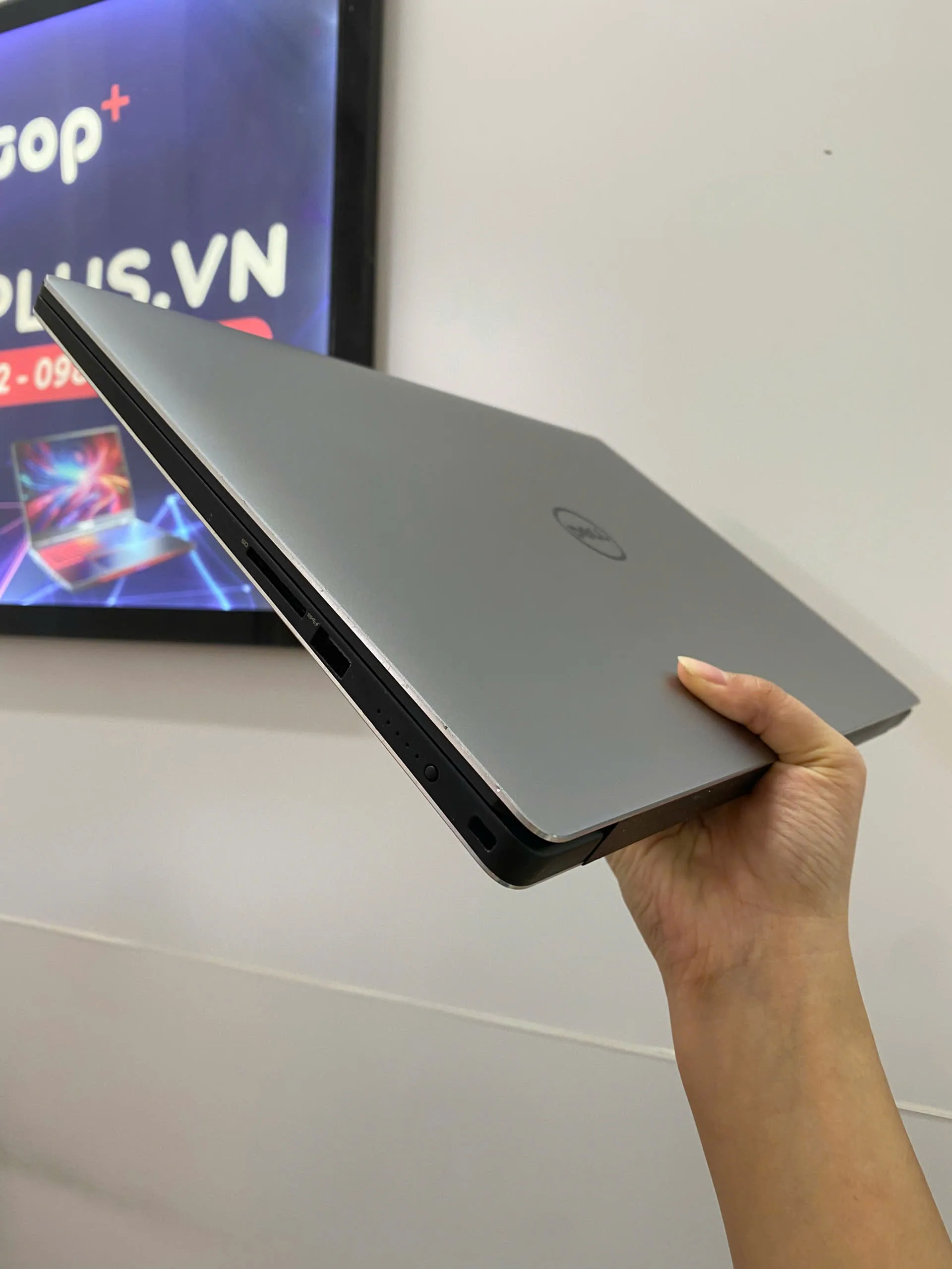 Dell Precion 5510 core i7-6820HQ ram 16gb ssd 256gb/Màn hình 15.6"