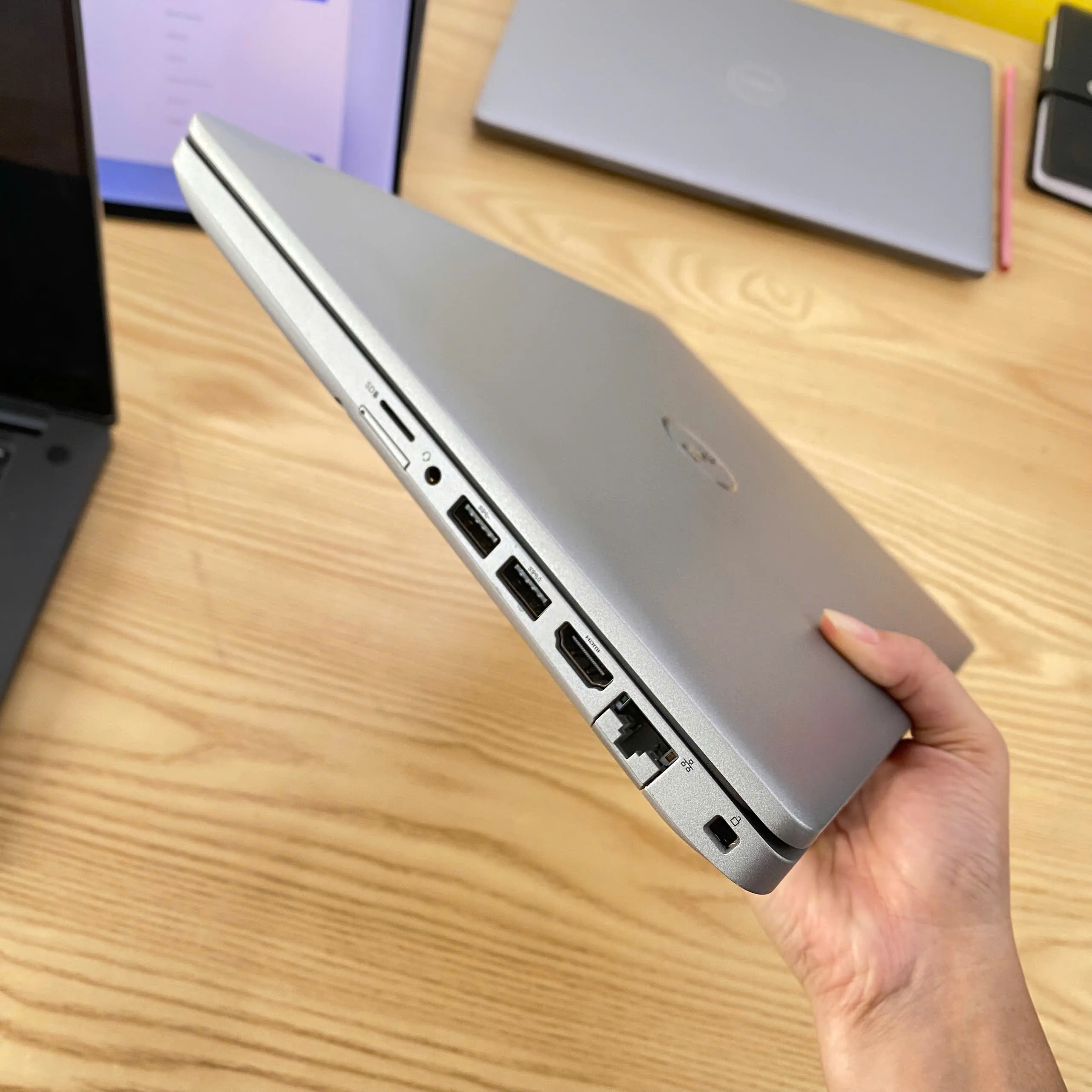 Dell Latitude 5411 core i5-10400H ram 8gb ssd 256gb/Màn hình 14"