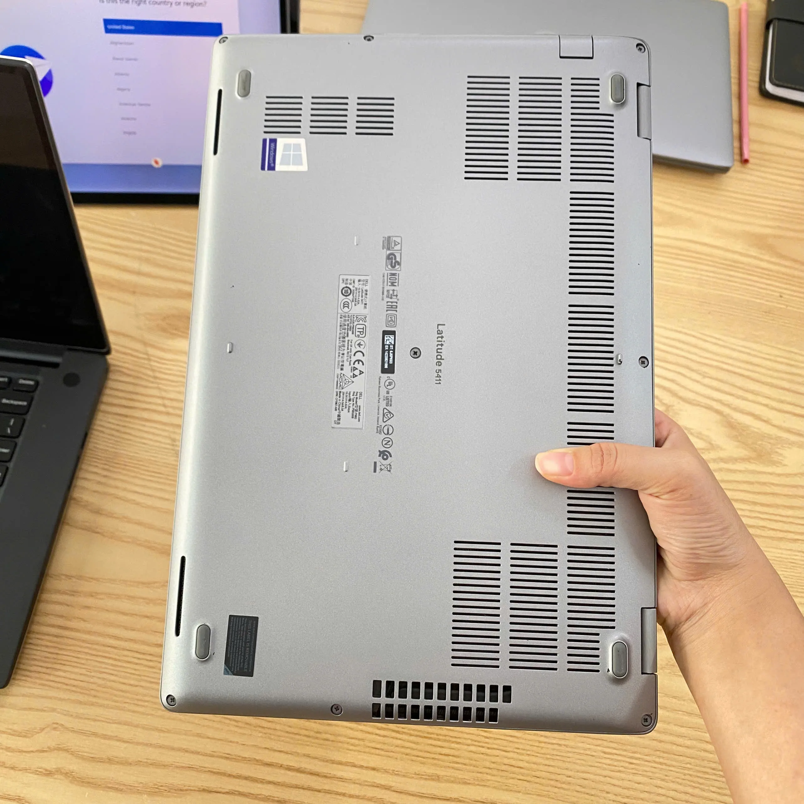 Dell Latitude 5411 core i5-10400H ram 8gb ssd 256gb/Màn hình 14"