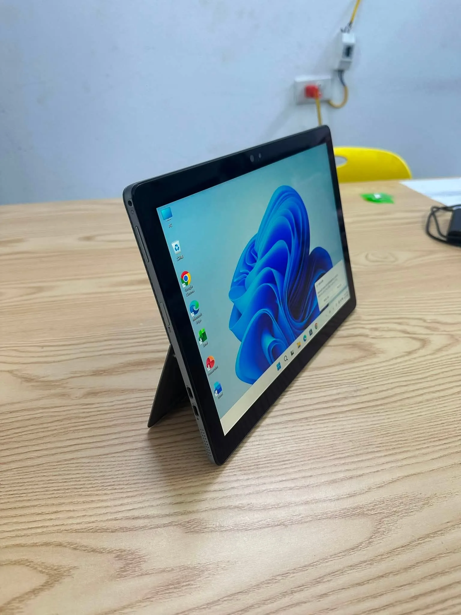 Dell Latitude 7210 i5-10310U ram 8gb ssd 128gb/Màn hình 12.5"