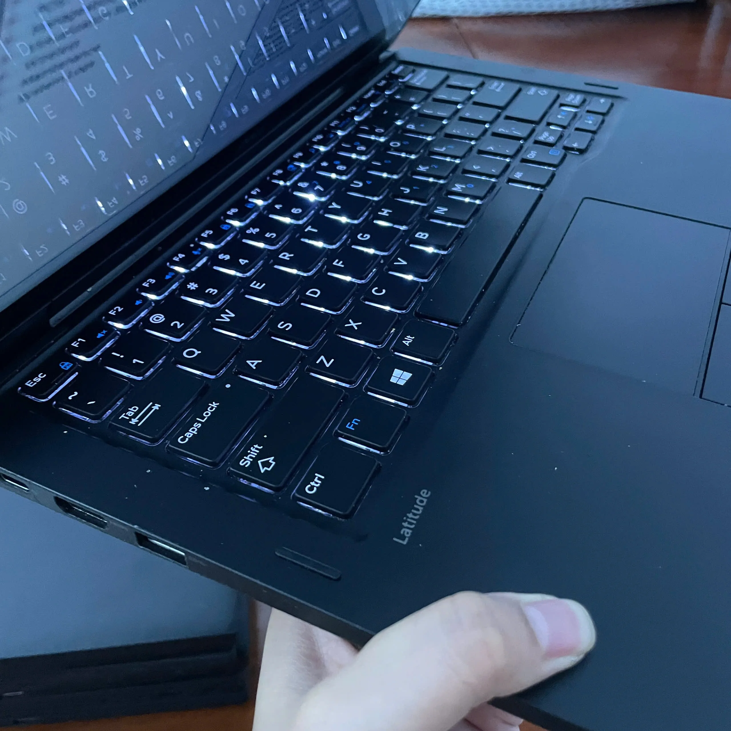 Dell Latitude 7389 2in1 core i7-7600U ram 16gb ssd 256gb/Màn hình 13.3"