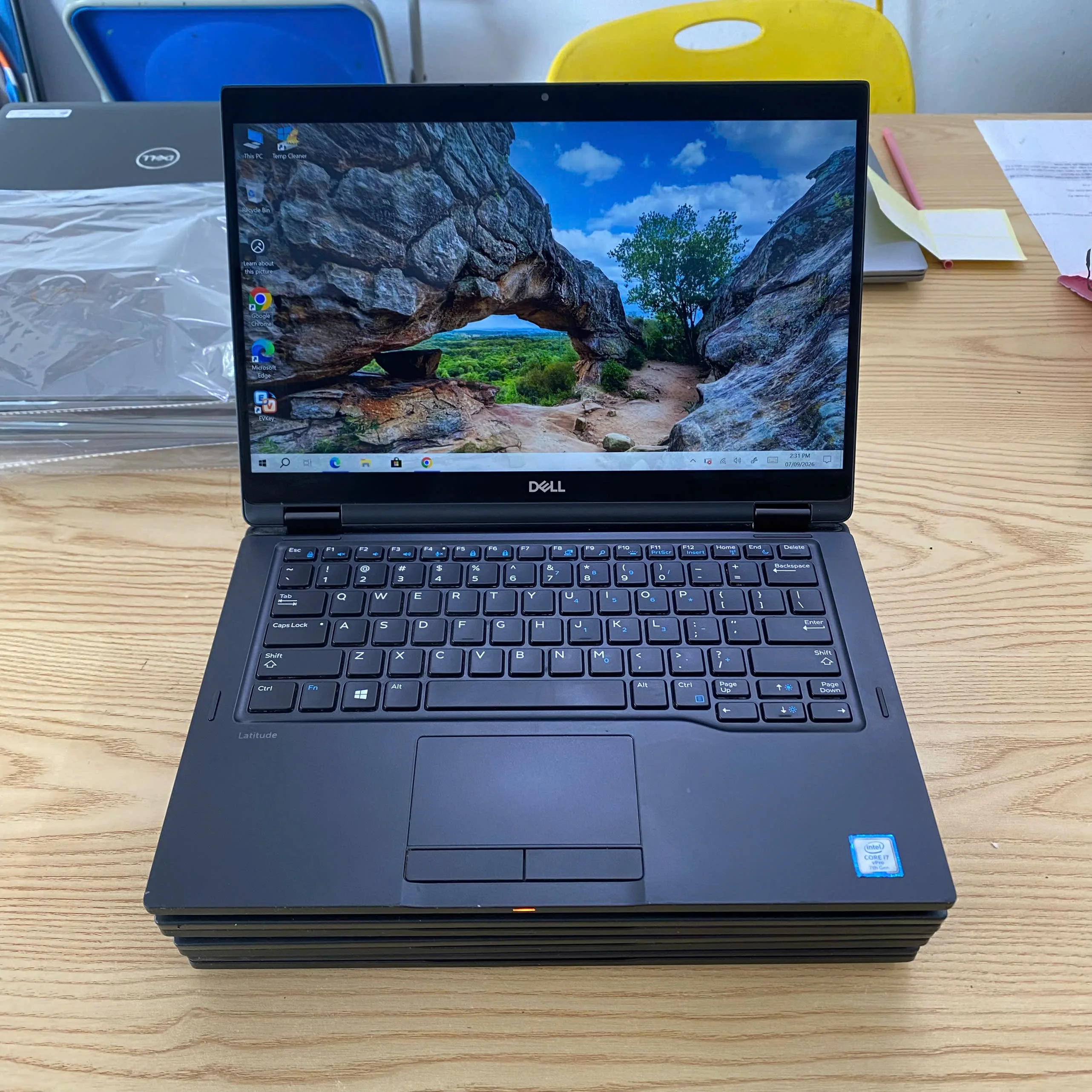 Dell Latitude 7389 2in1 core i7-7600U ram 16gb ssd 256gb/Màn hình 13.3"
