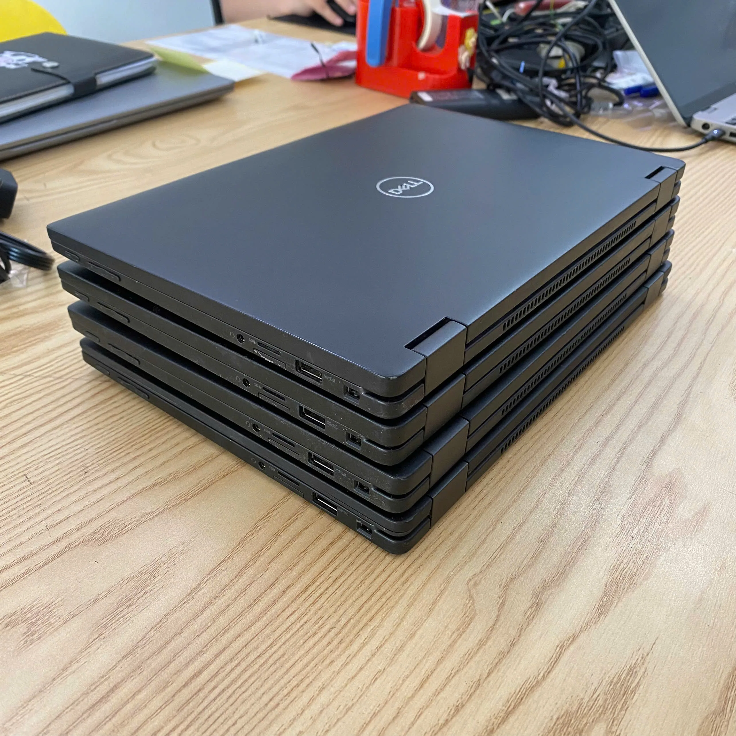 Dell Latitude 7389 2in1 core i7-7600U ram 16gb ssd 256gb/Màn hình 13.3"