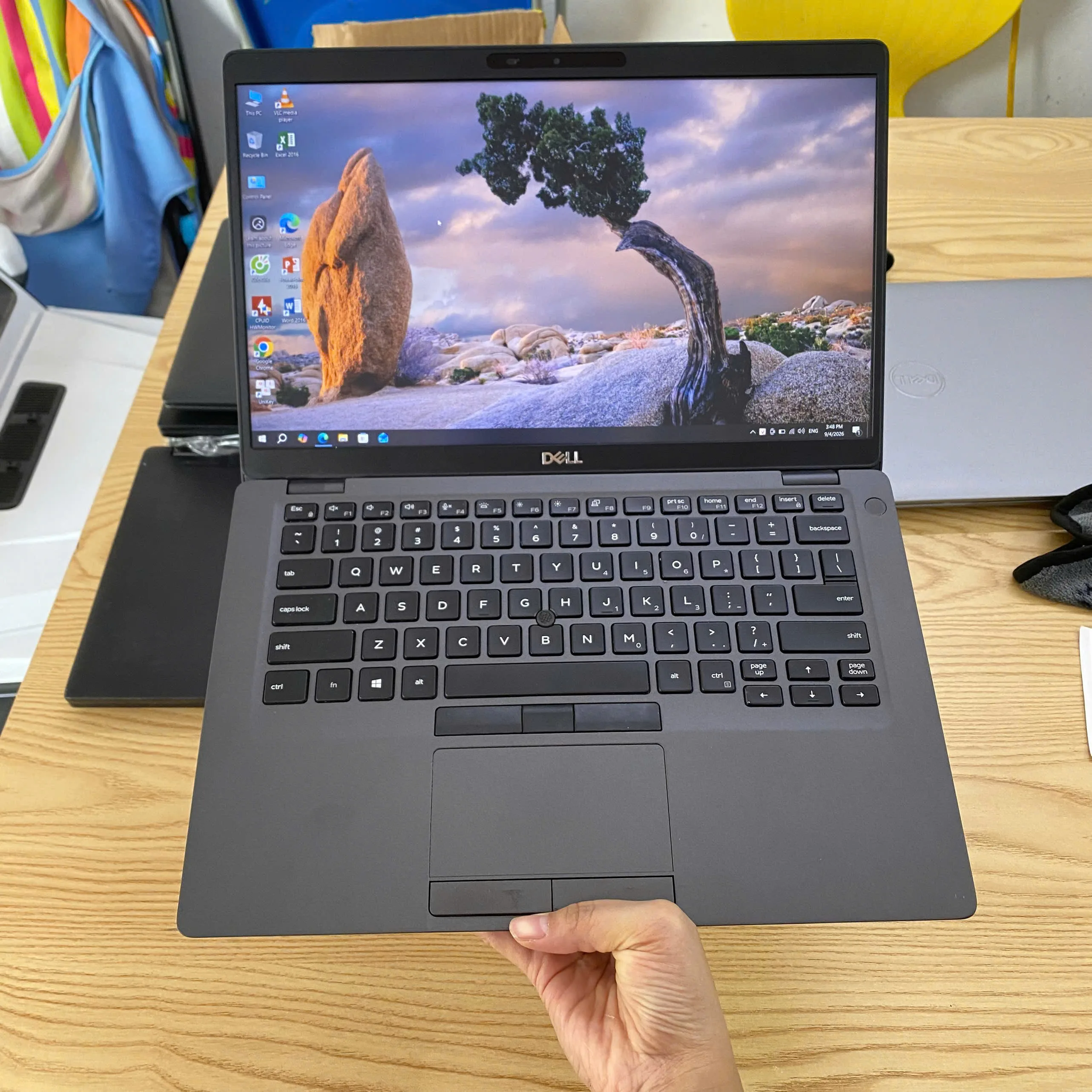 Dell Latitude 5400 core i5-8365u ram 8gb ssd 256gb/Màn hình 14"