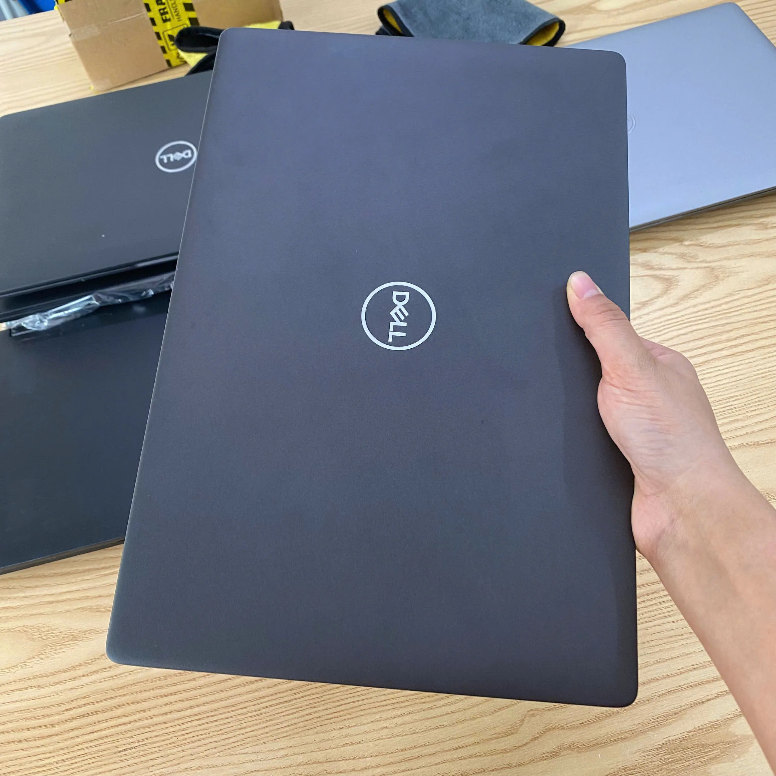 Dell Latitude 5400 core i5-8365u ram 8gb ssd 256gb/Màn hình 14"