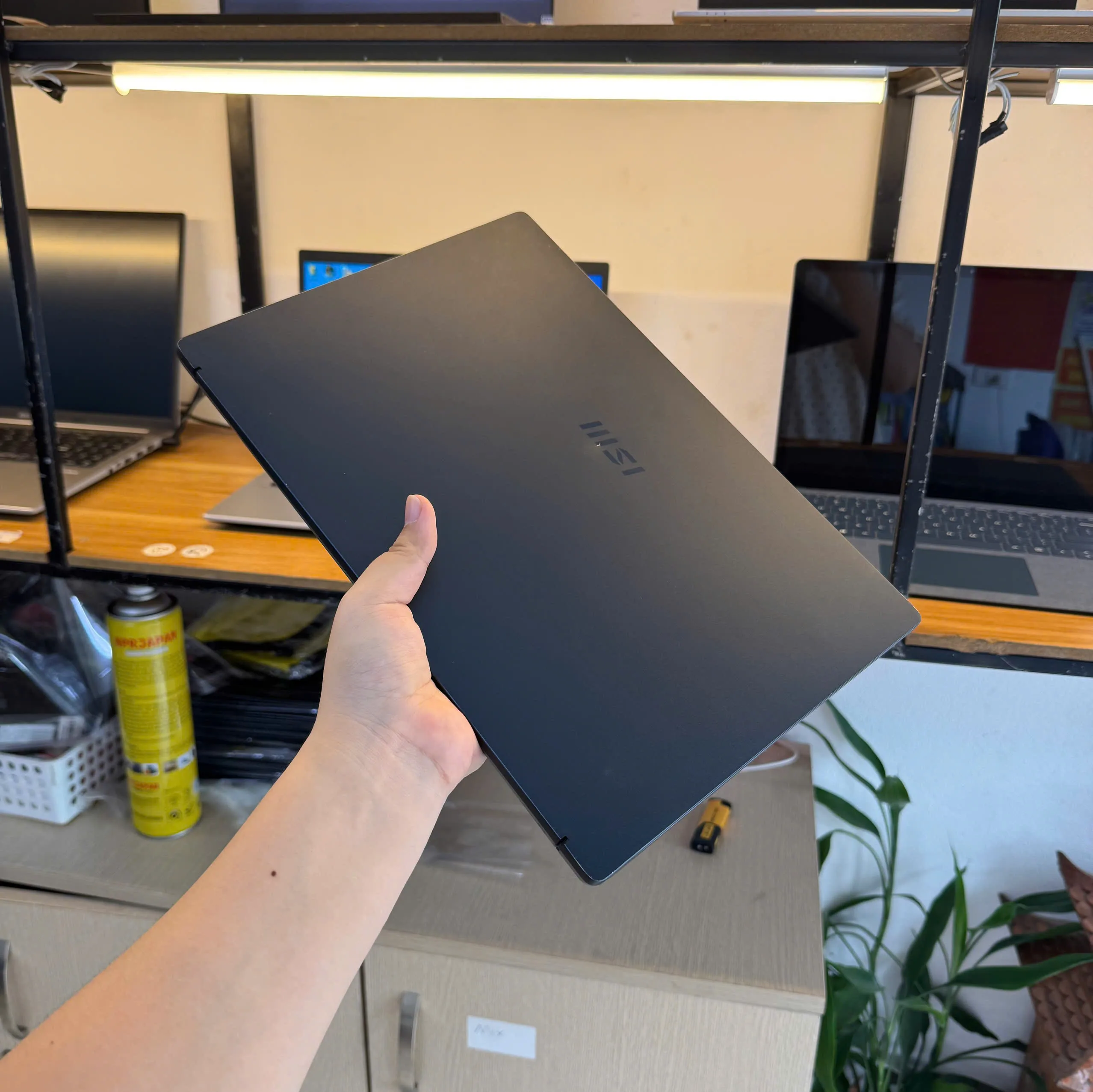 MSI 14 core i5-1155G7 ram 8gb ssd 256gb/Màn hình 14"