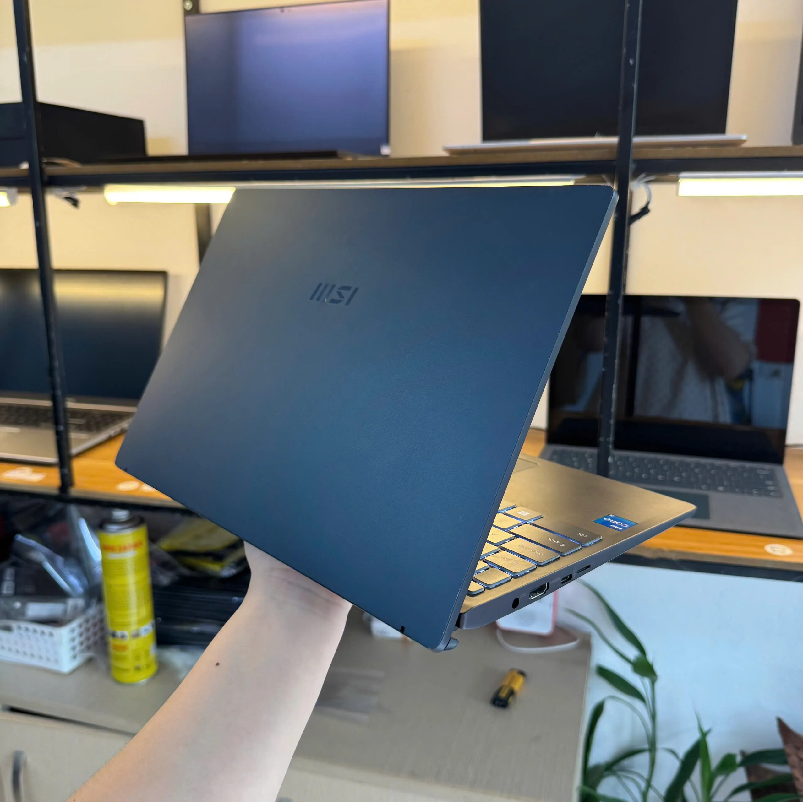 MSI 14 core i5-1155G7 ram 8gb ssd 256gb/Màn hình 14"