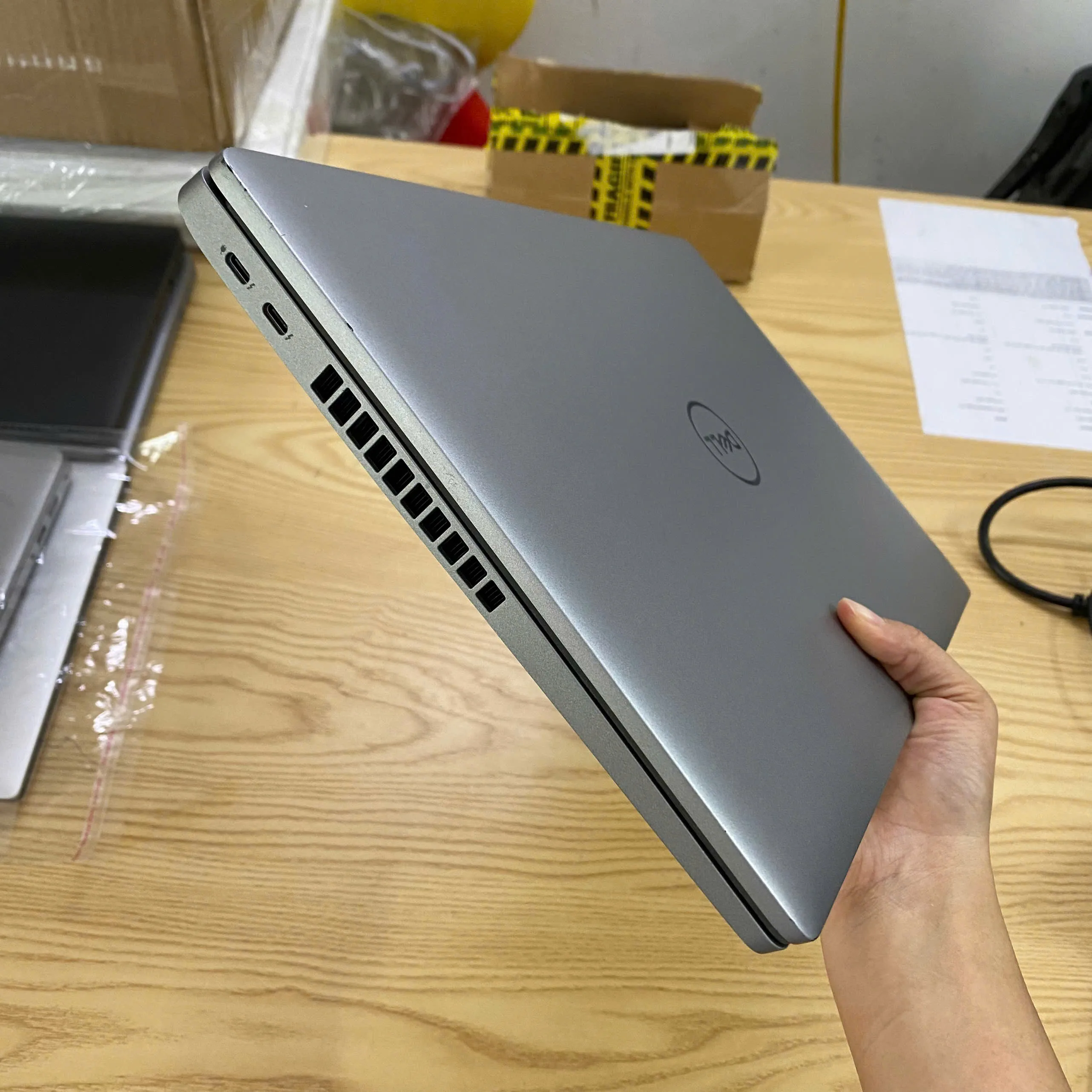 Dell Latitude 5530 core i5-1235U ram 8gb ssd 256gb/Màn hình 15.6"