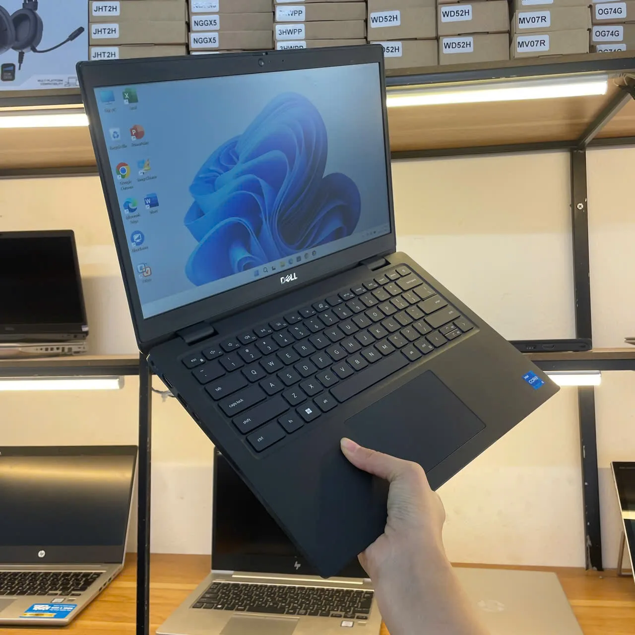 Dell Latitude 3420 core i7-1165G7 ram 8gb ssd 256gb/Màn hình 14"