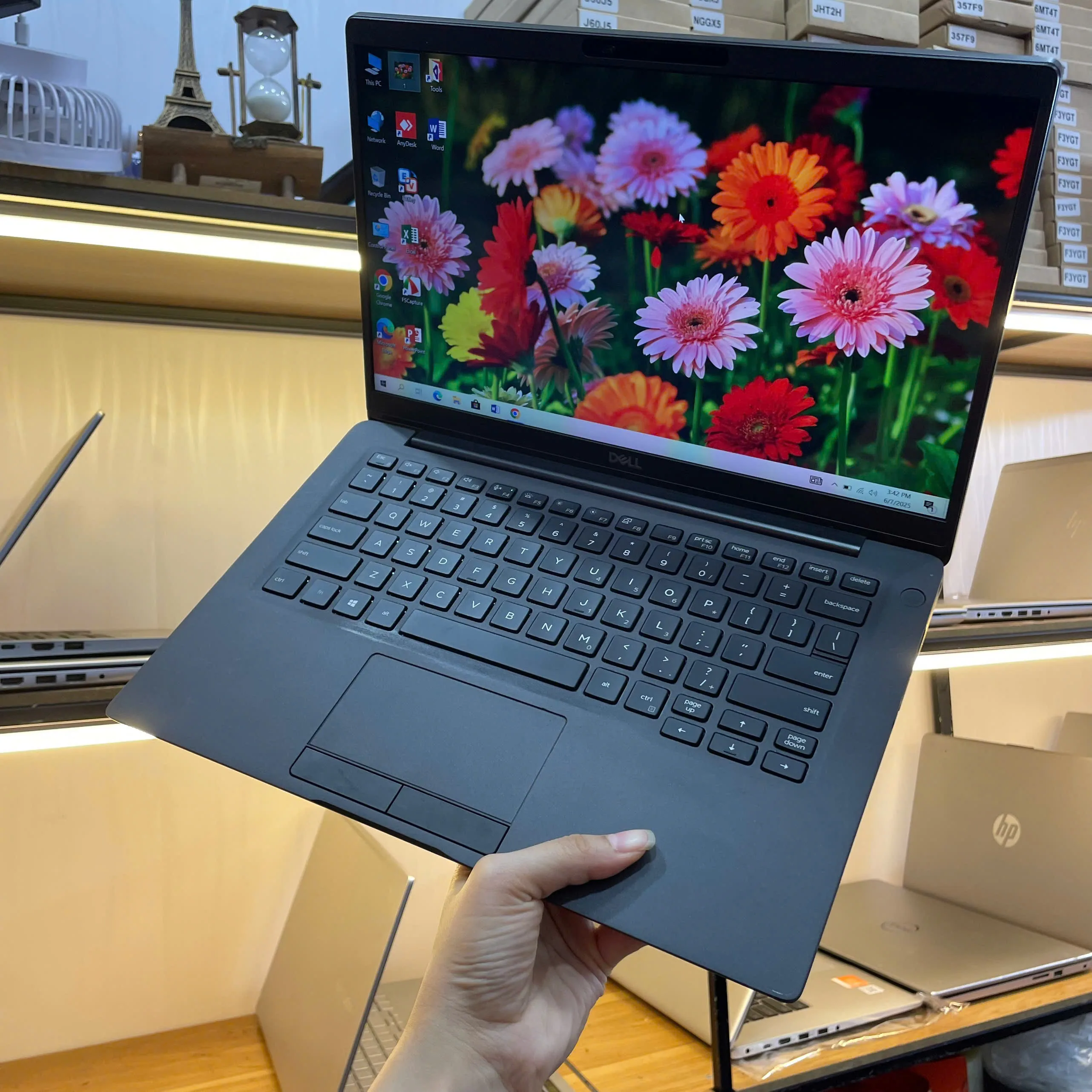 Dell Latitude 7400 core i7-8665u ram 8gb ssd 256gb/Màn hình 14"