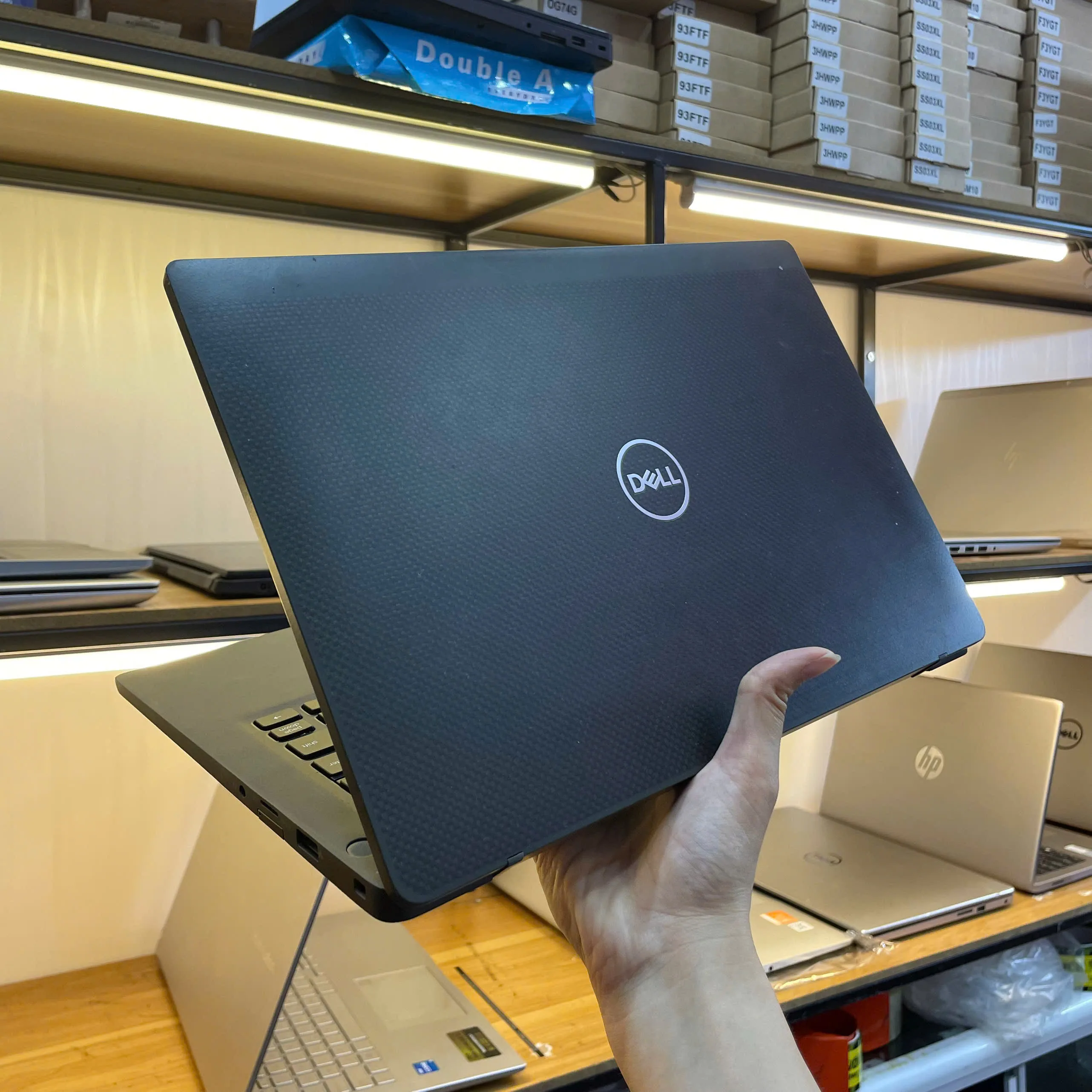 Dell Latitude 7400 core i7-8665u ram 8gb ssd 256gb/Màn hình 14"