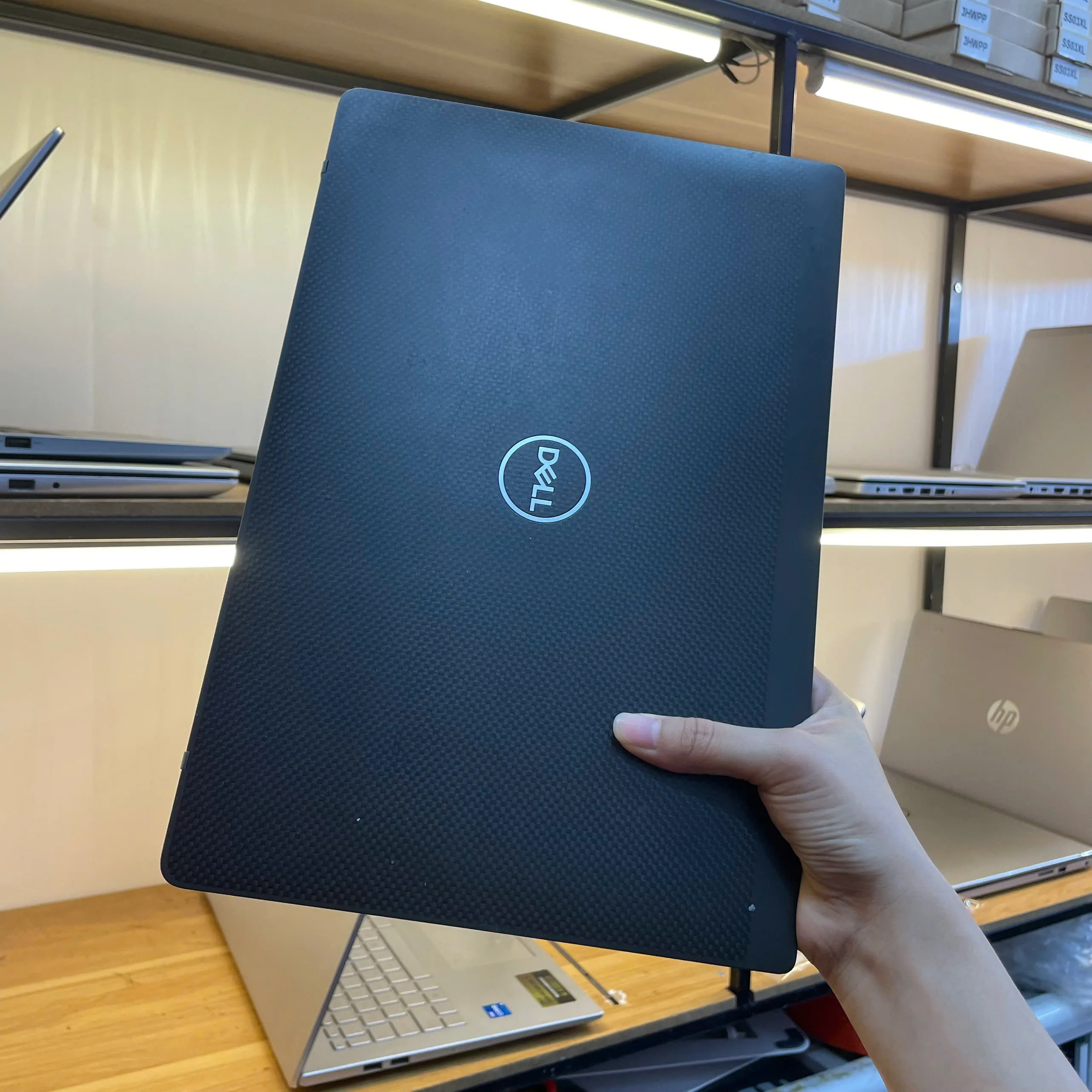 Dell Latitude 7400 core i7-8665u ram 8gb ssd 256gb/Màn hình 14"