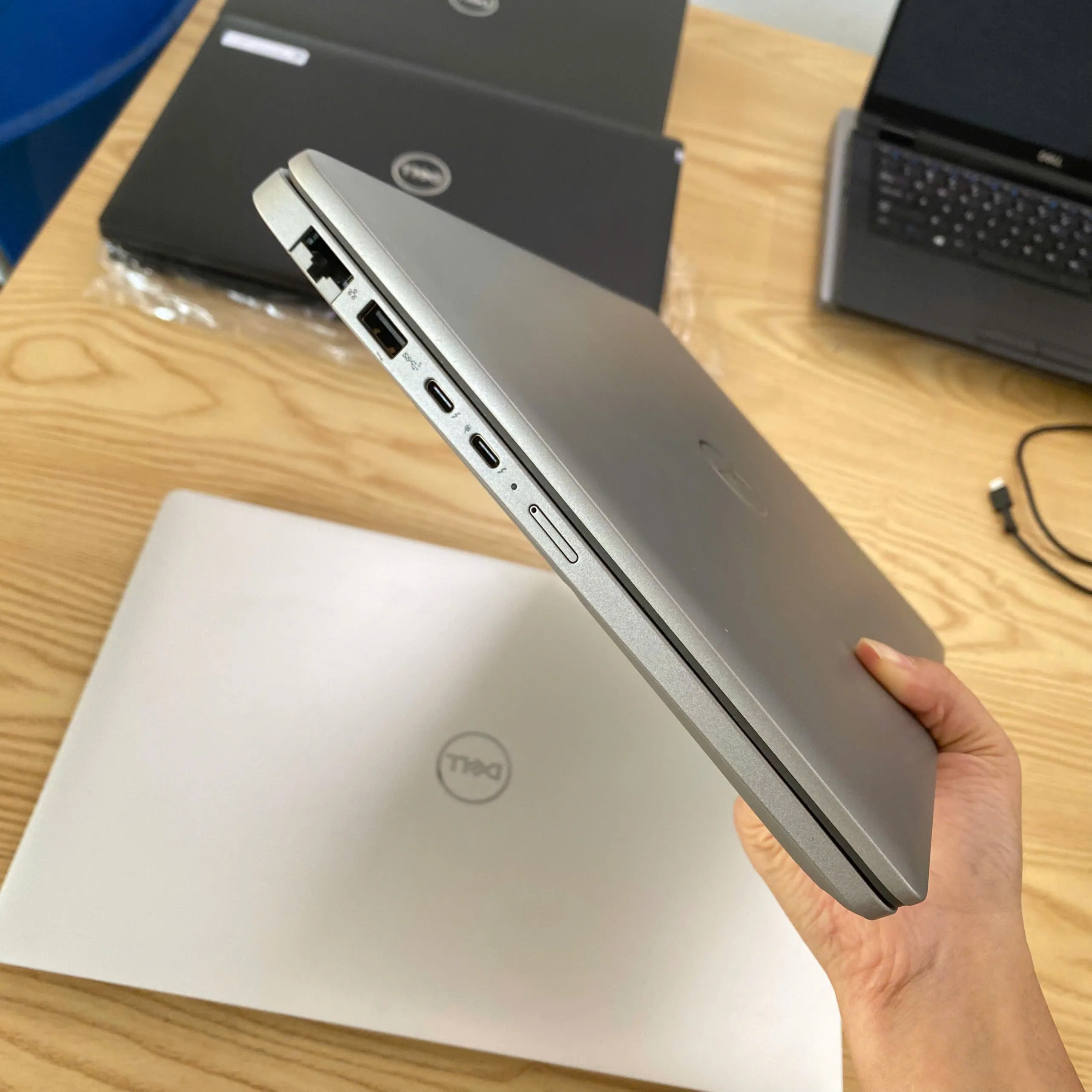 Dell Latitude 5540 core i7-1365U ram 8gb ssd 256gb/Màn hình 15.6"
