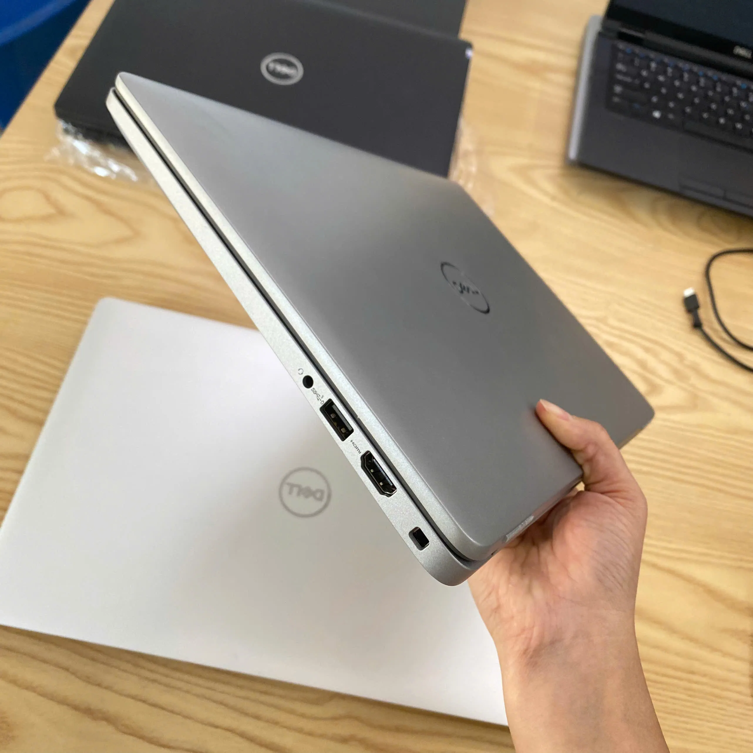 Dell Latitude 5540 core i7-1365U ram 8gb ssd 256gb/Màn hình 15.6"