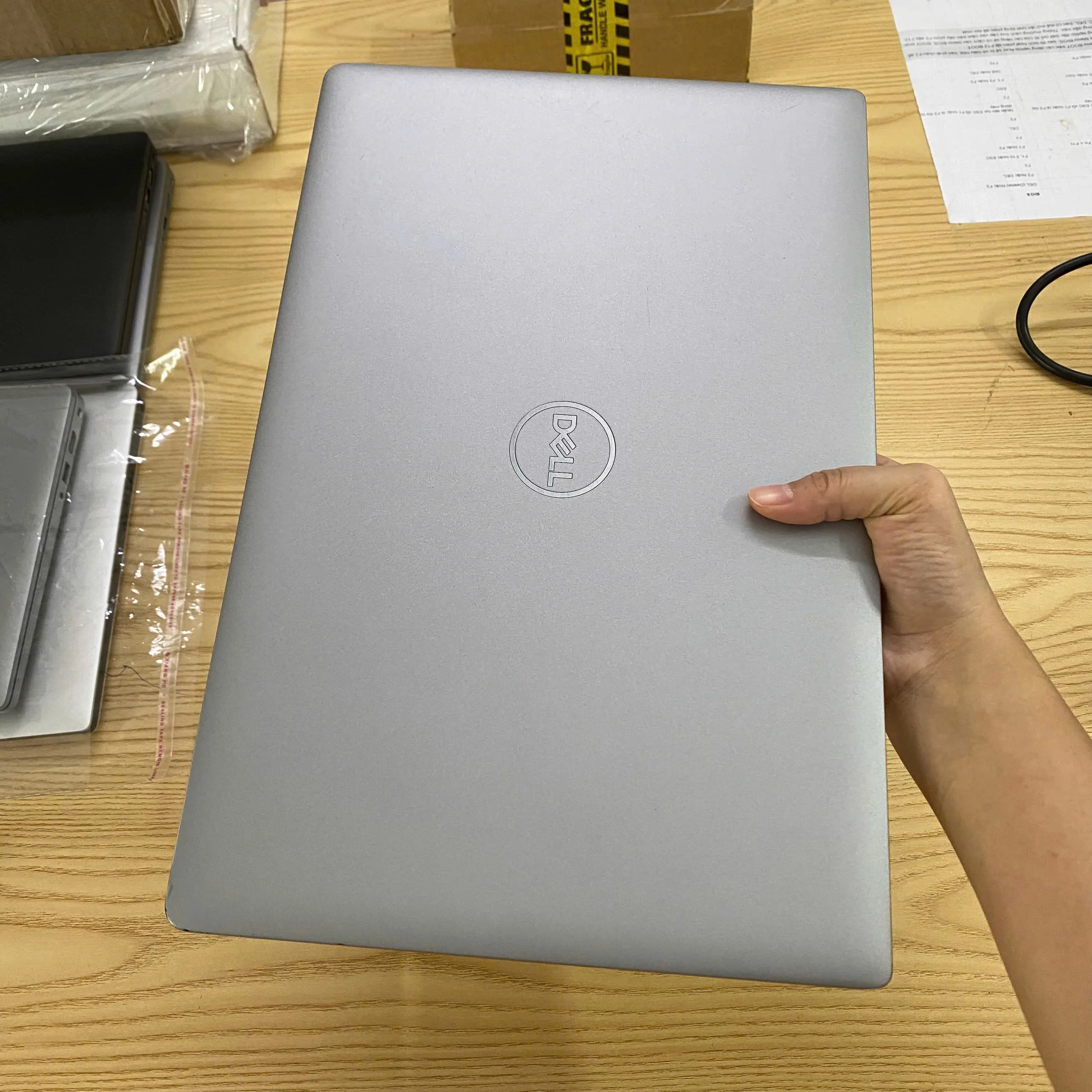 Dell Latitude 5530 core i7-1255U ram 8gb ssd 256gb/Màn hình 15.6"