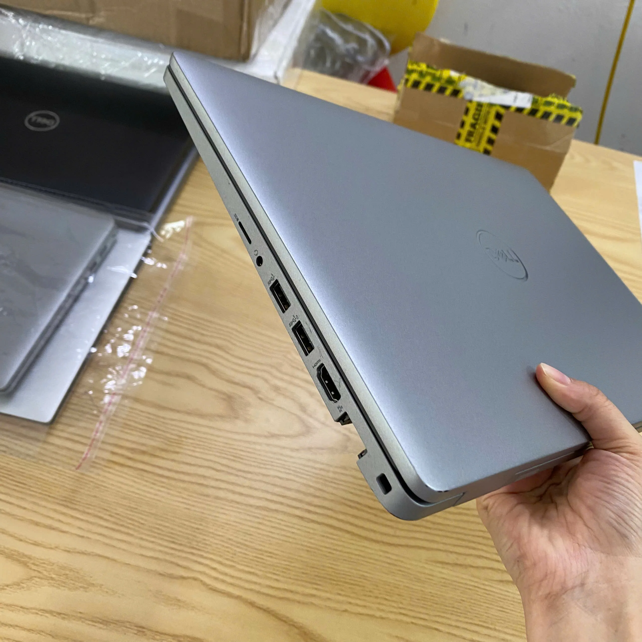 Dell Latitude 5530 core i7-1255U ram 8gb ssd 256gb/Màn hình 15.6"