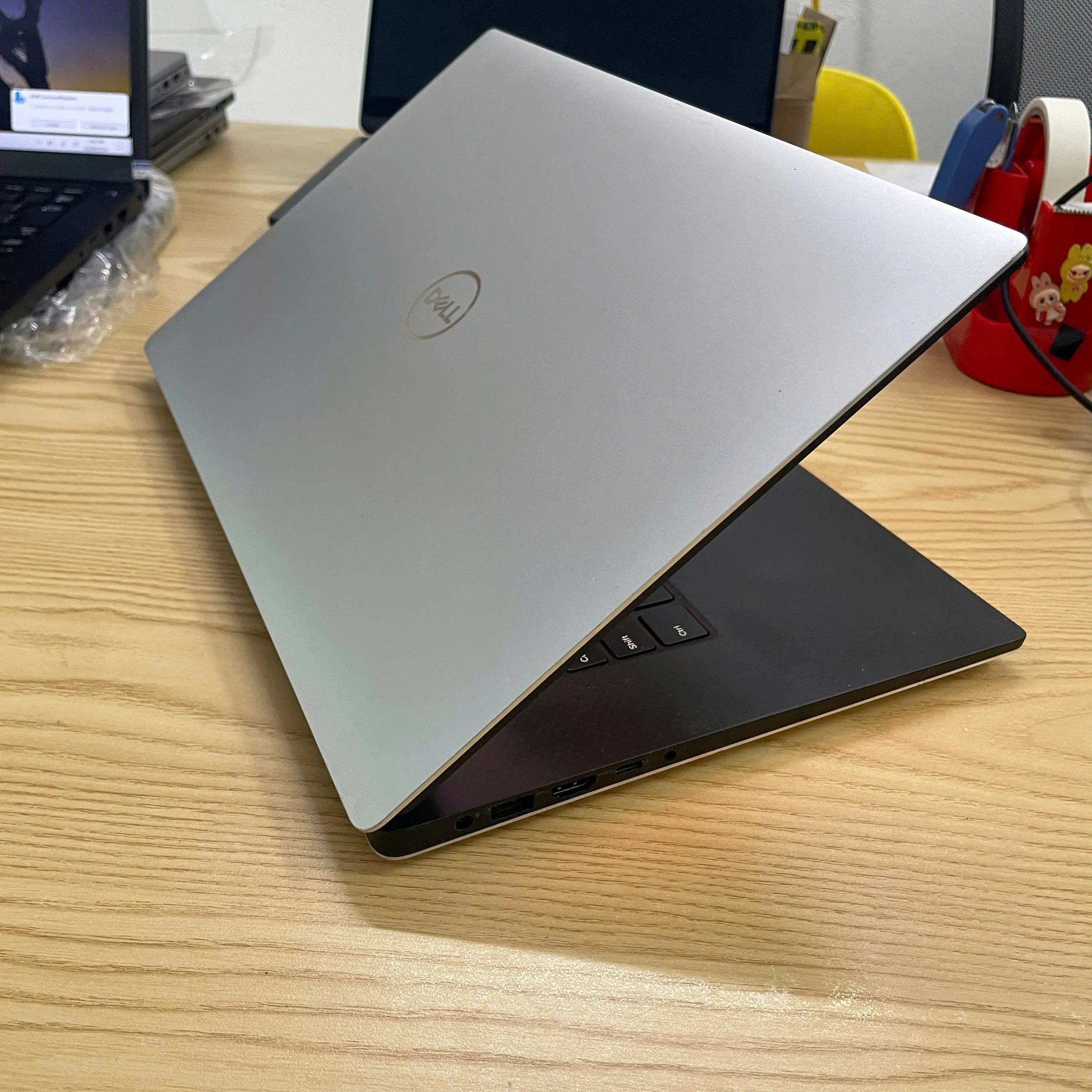 Dell Precision 5540 core i9-9880H ram 16gb ssd 512gb/Card T2000/Màn hình 15.6"
