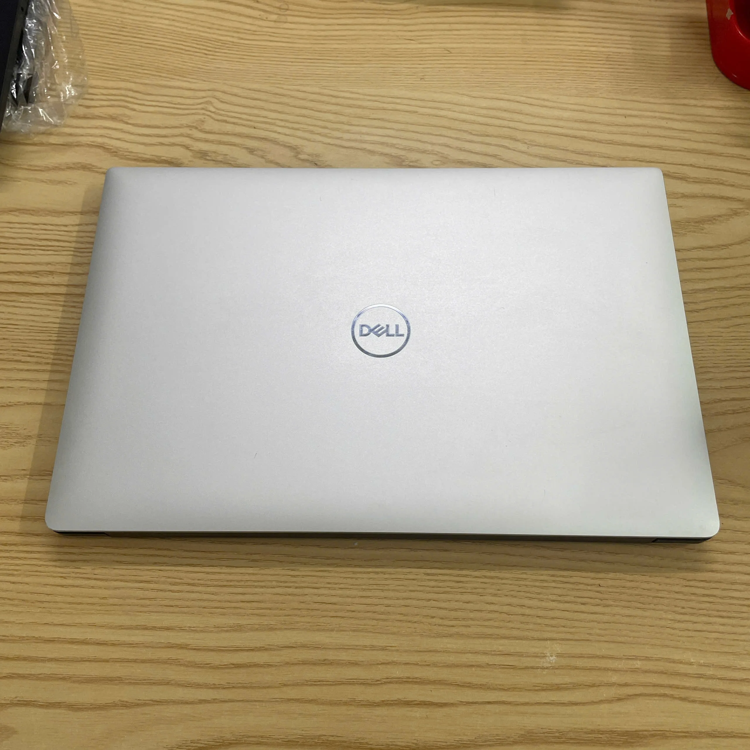 Dell Precision 5540 core i9-9880H ram 16gb ssd 512gb/Card T2000/Màn hình 15.6"