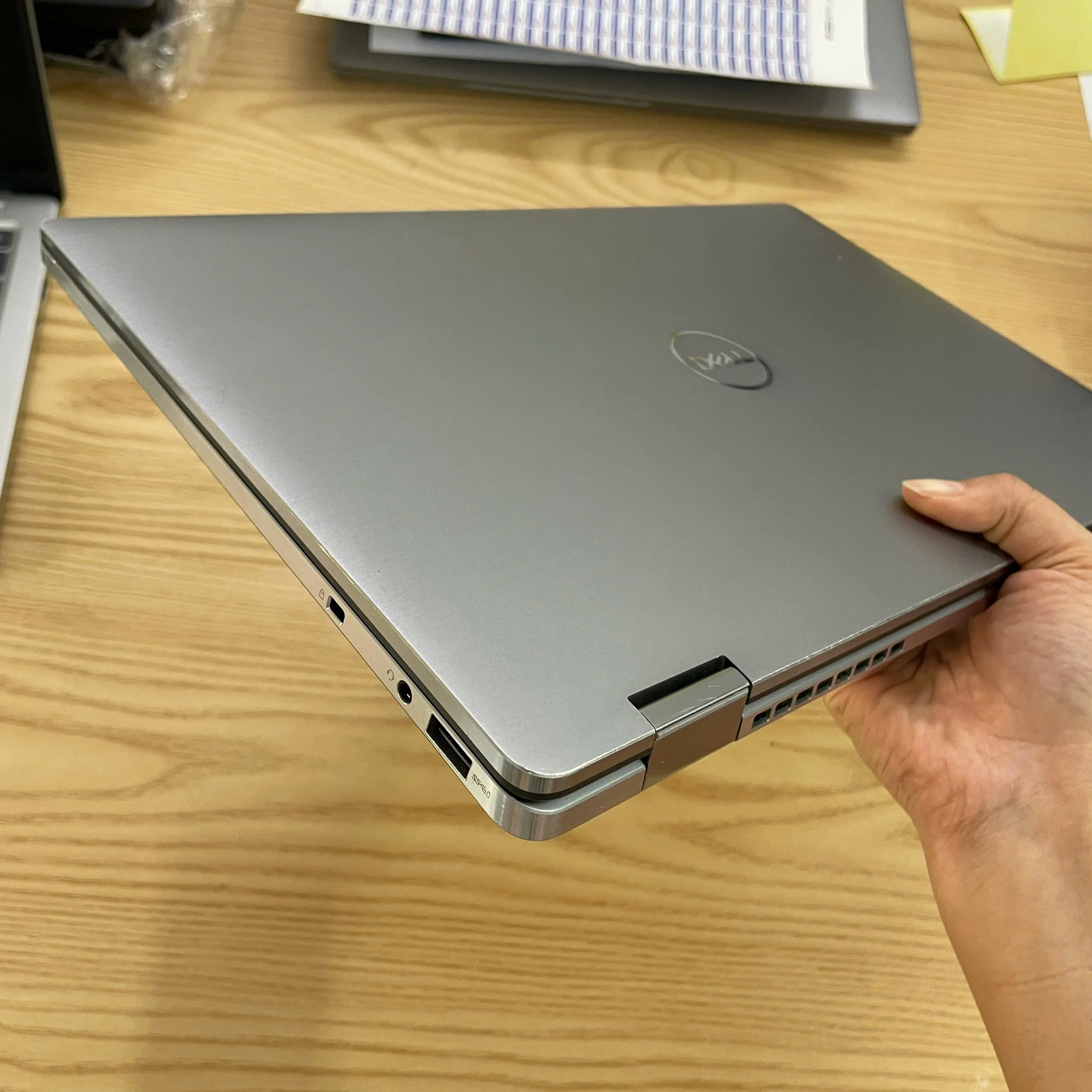 Dell Latitude 9520 2in1 core i7-1185G7 RAM 16GB SSD 512GB/Màn hình 15.6"