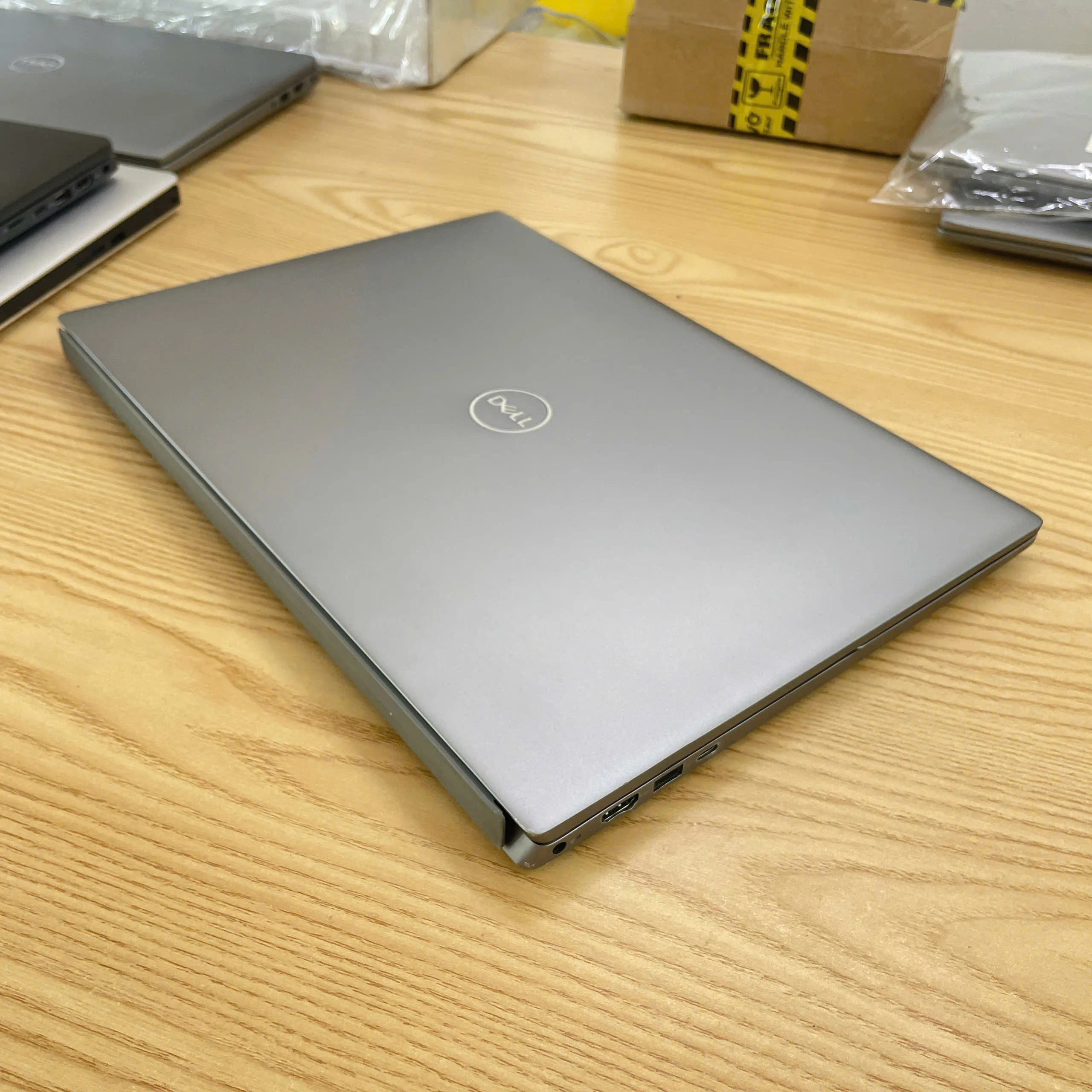 Dell Vostro 5620 core i7-1260P RAM 8GB SSD 256GB/Màn hình 16"