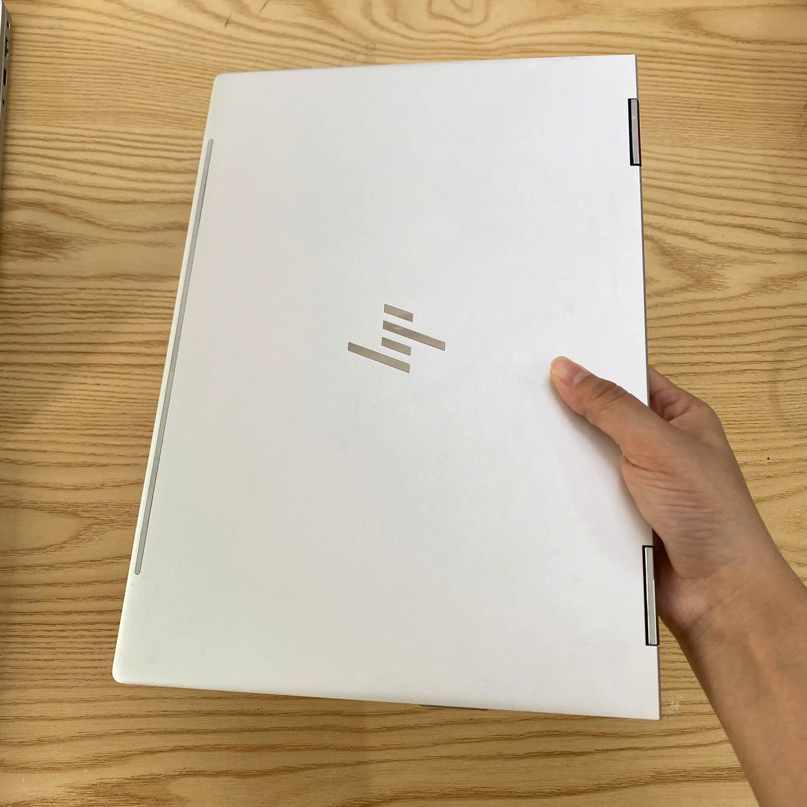 HP Spectre X360 core i5-8250 ram 8gb ssd 256gb/Màn hình 13.3" cảm ứng xoay gập