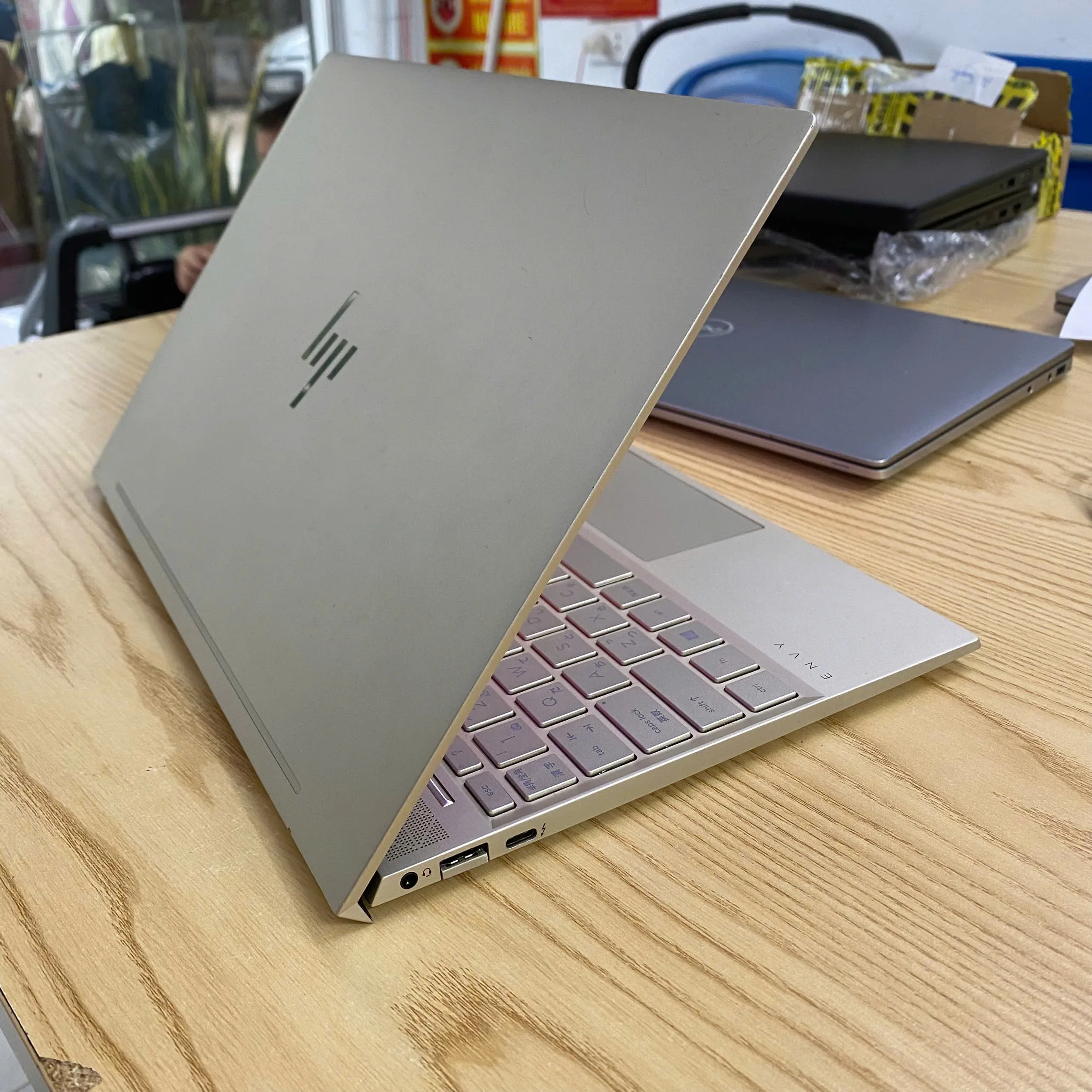 HP Envy Laptop 13-aq core i5-1035G1 ram 8gb ssd 256gb/Màn hình 13.3"